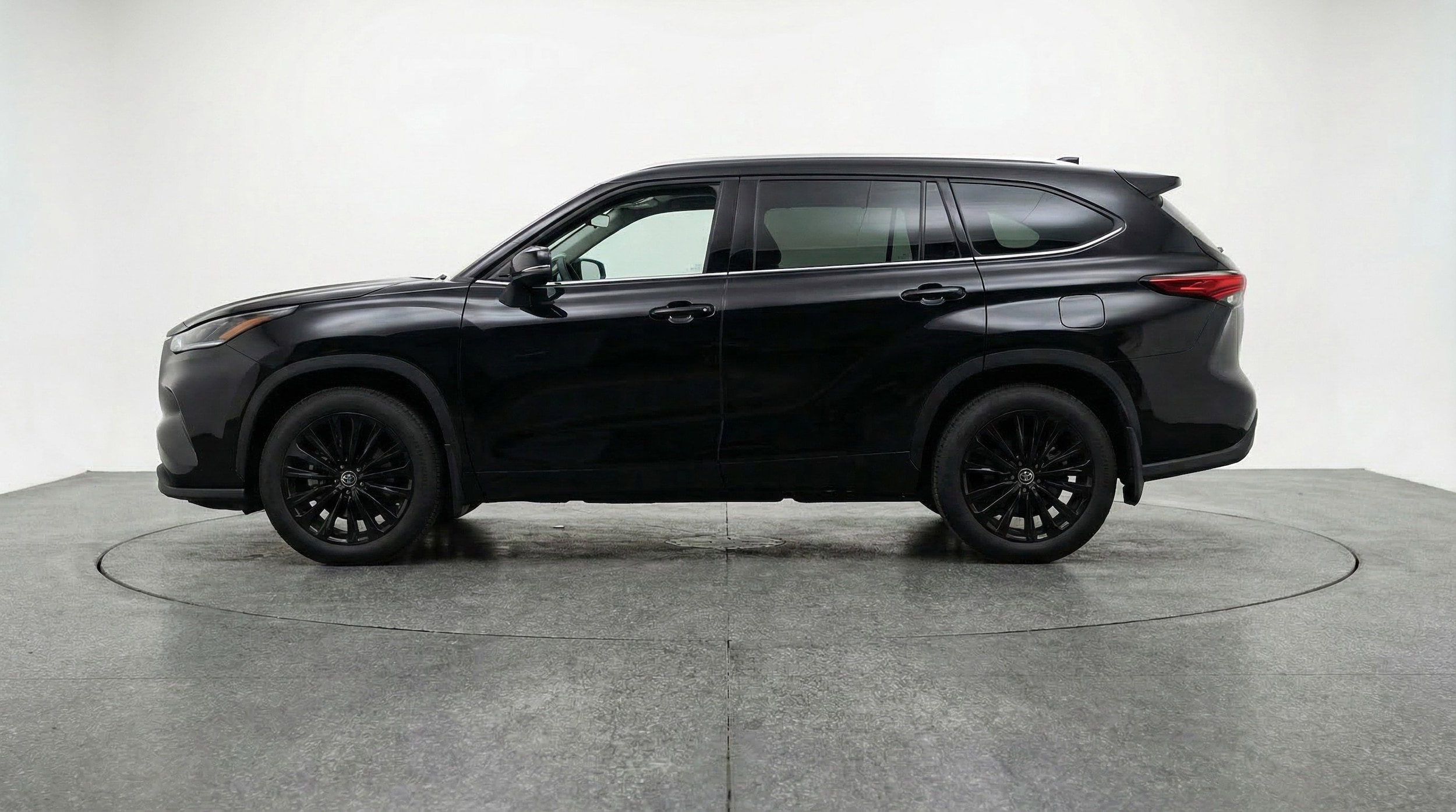 Thumbnail: 2025 Toyota Highlander - 5