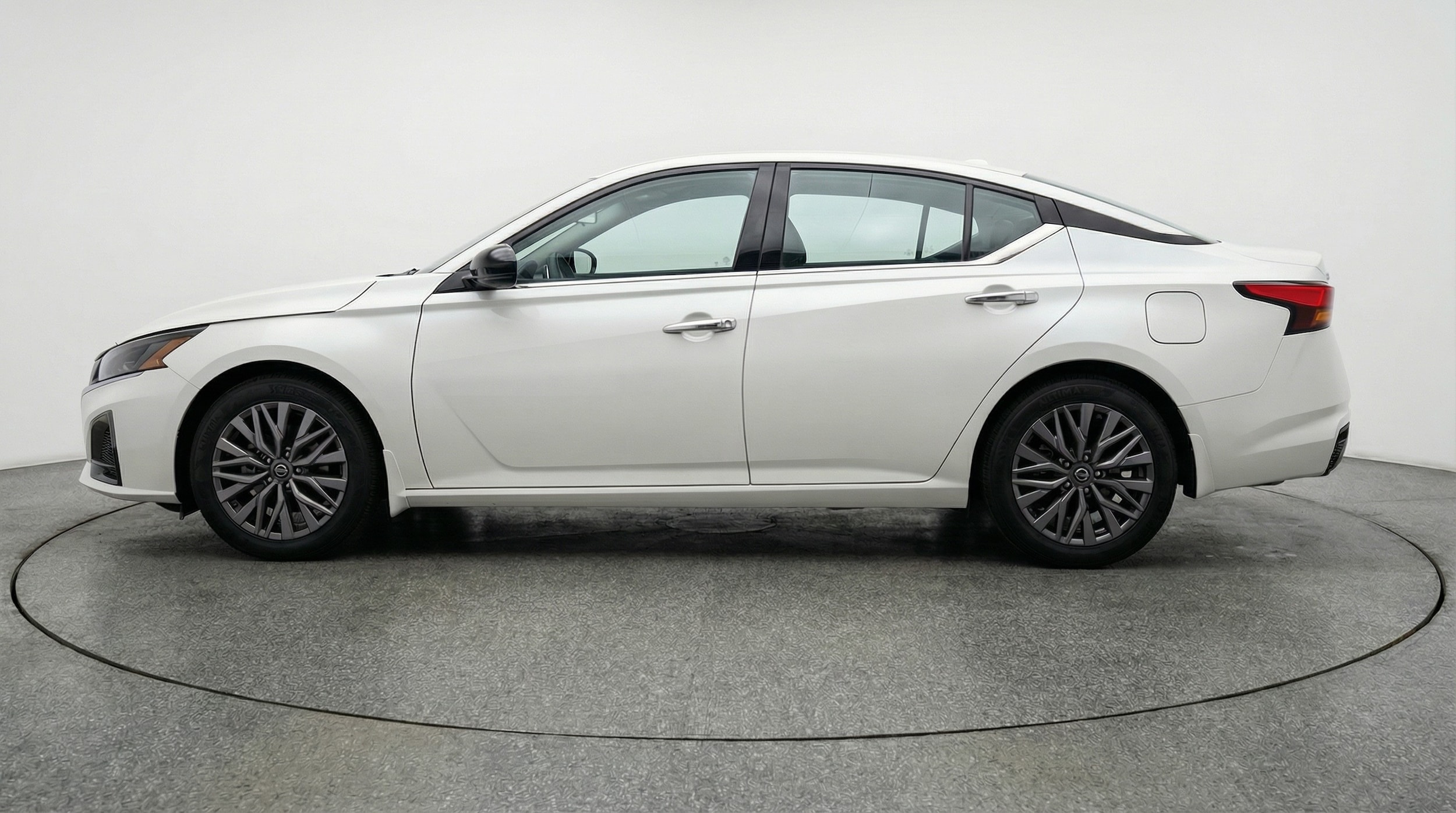 Thumbnail: 2025 Nissan Altima - 4