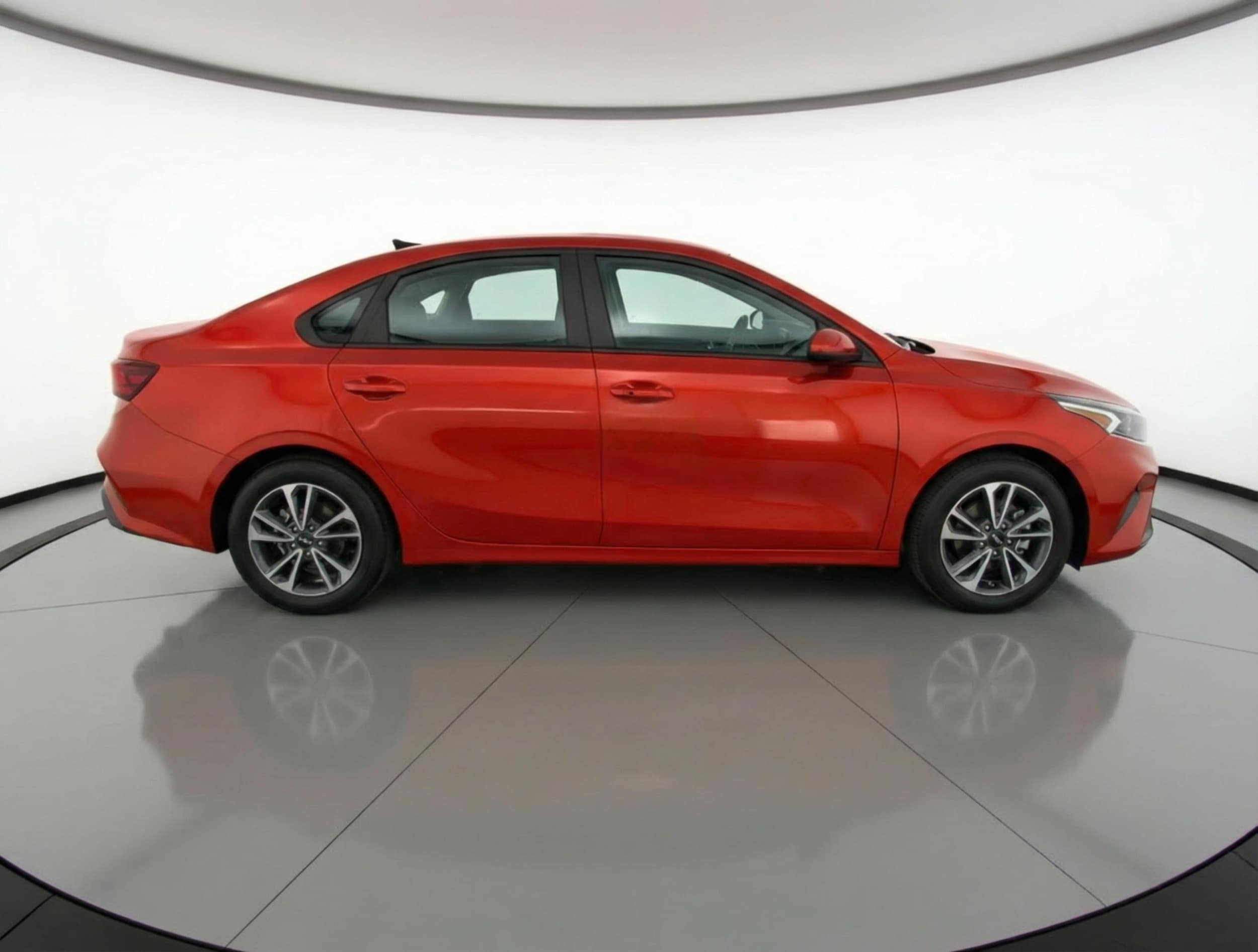 Thumbnail: 2024 Kia Forte - 8