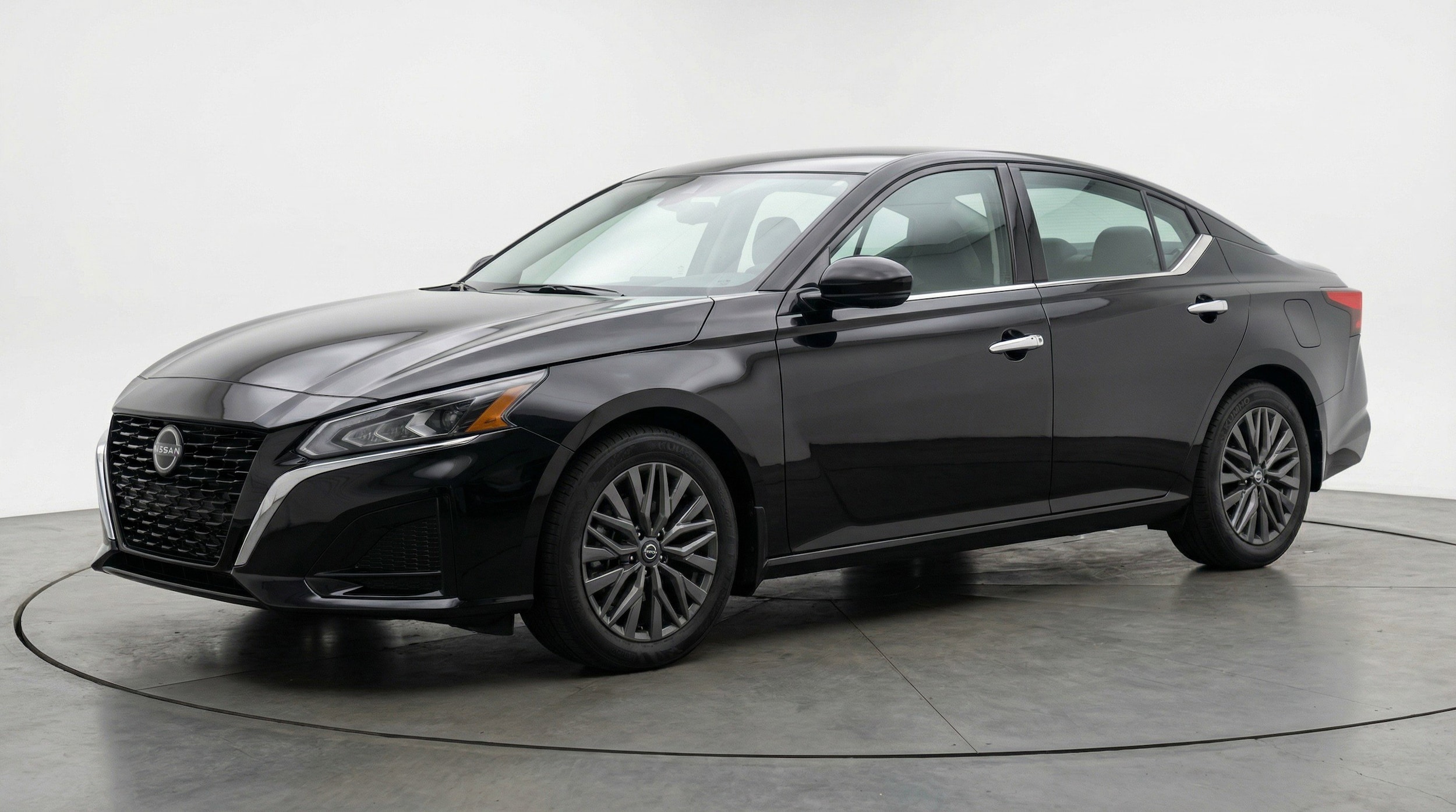 Thumbnail: 2025 Nissan Altima - 3