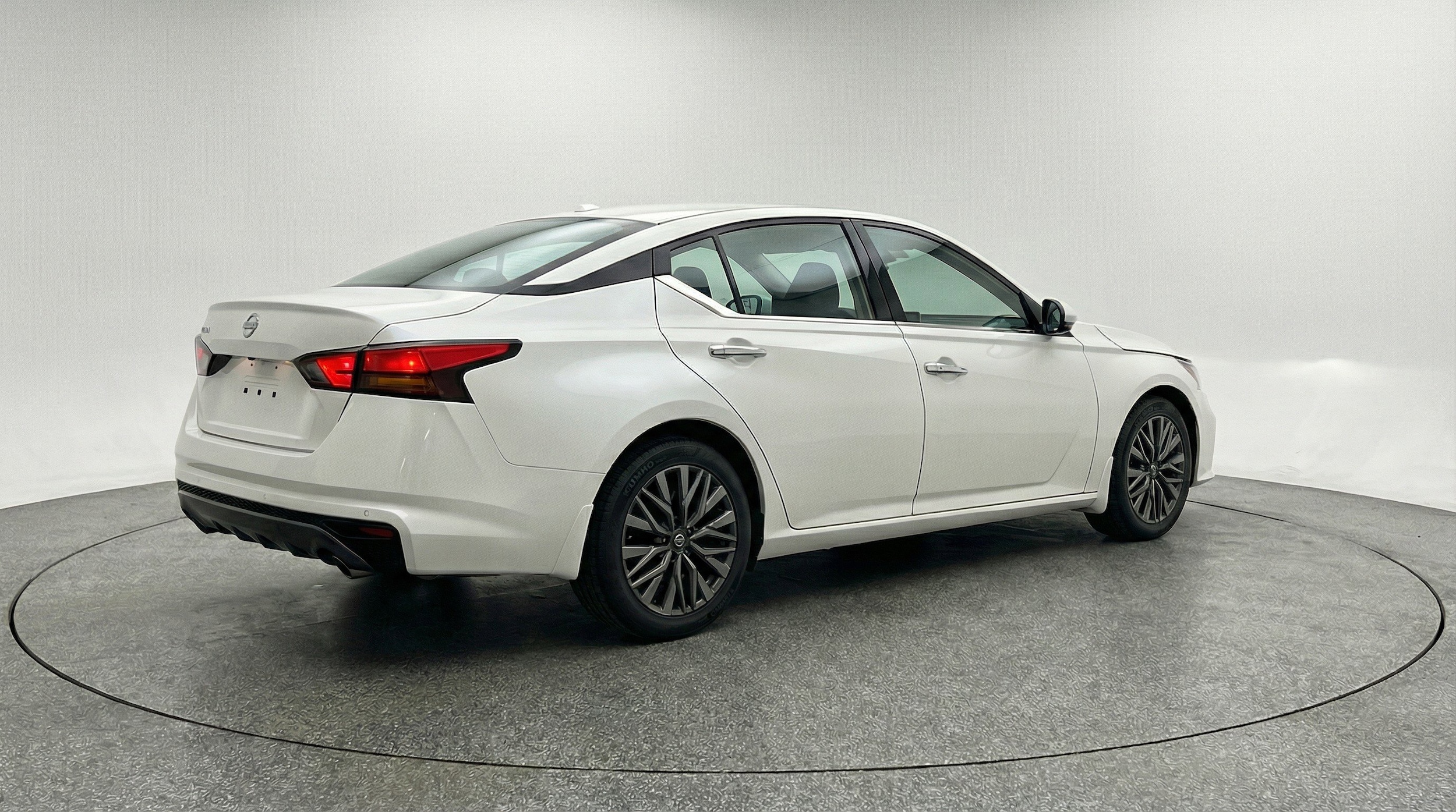 Thumbnail: 2025 Nissan Altima - 9