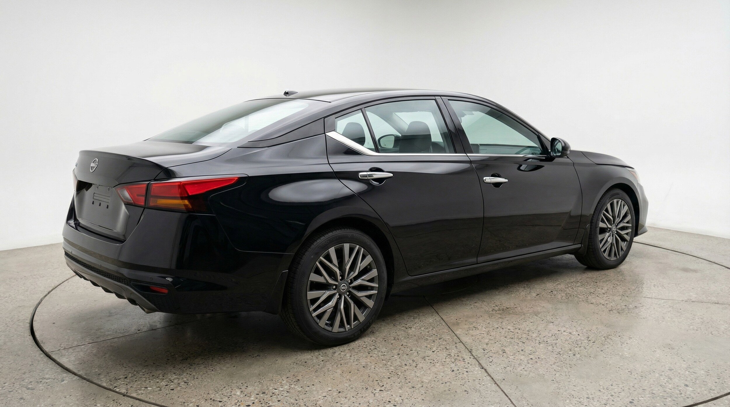 Thumbnail: 2025 Nissan Altima - 9