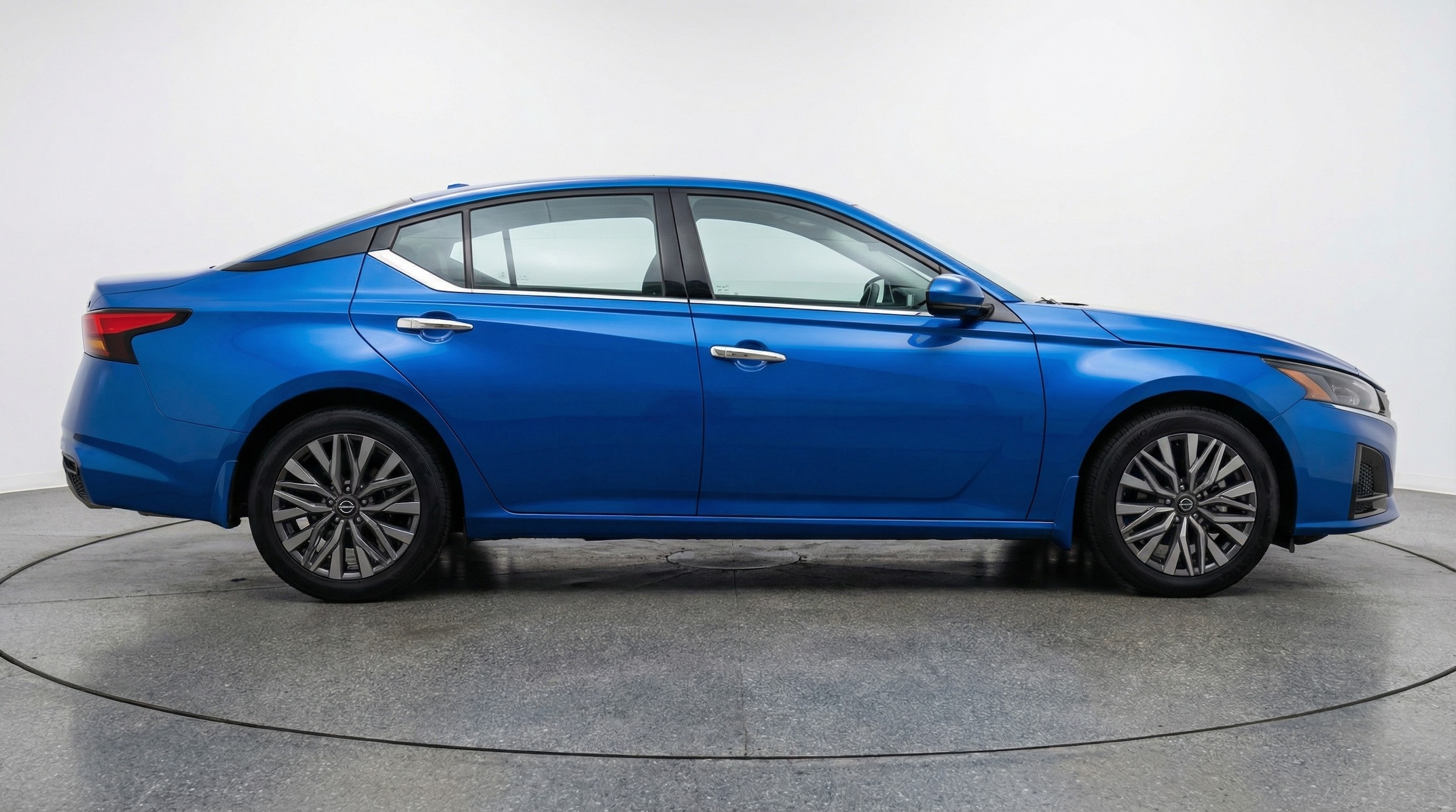 Thumbnail: 2025 Nissan Altima - 8