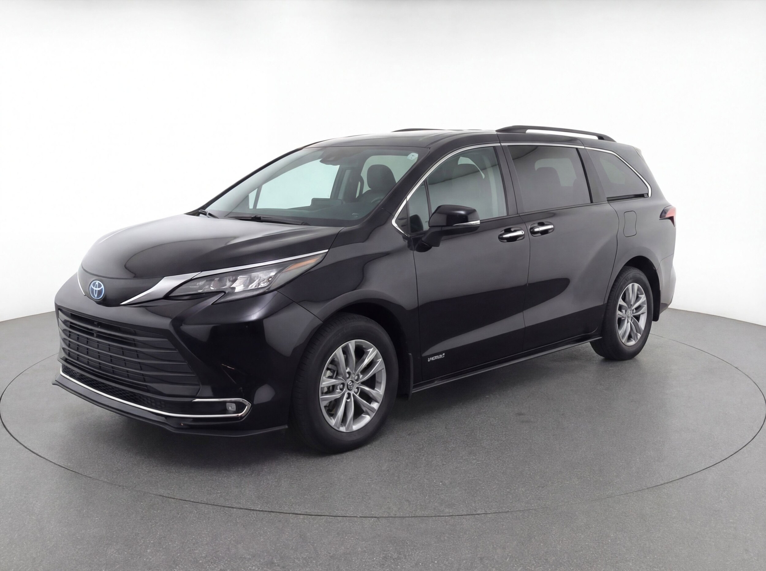 Thumbnail: 2024 Toyota Sienna - 3