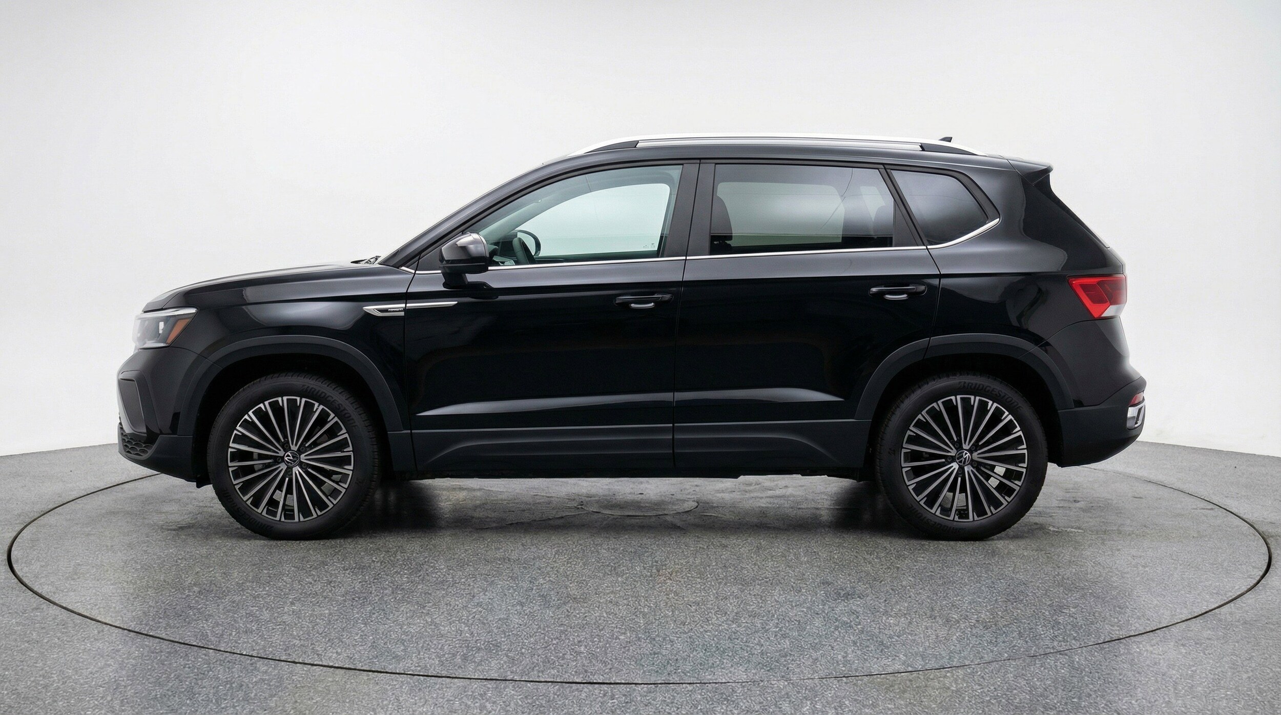 Thumbnail: 2025 Volkswagen Taos - 5