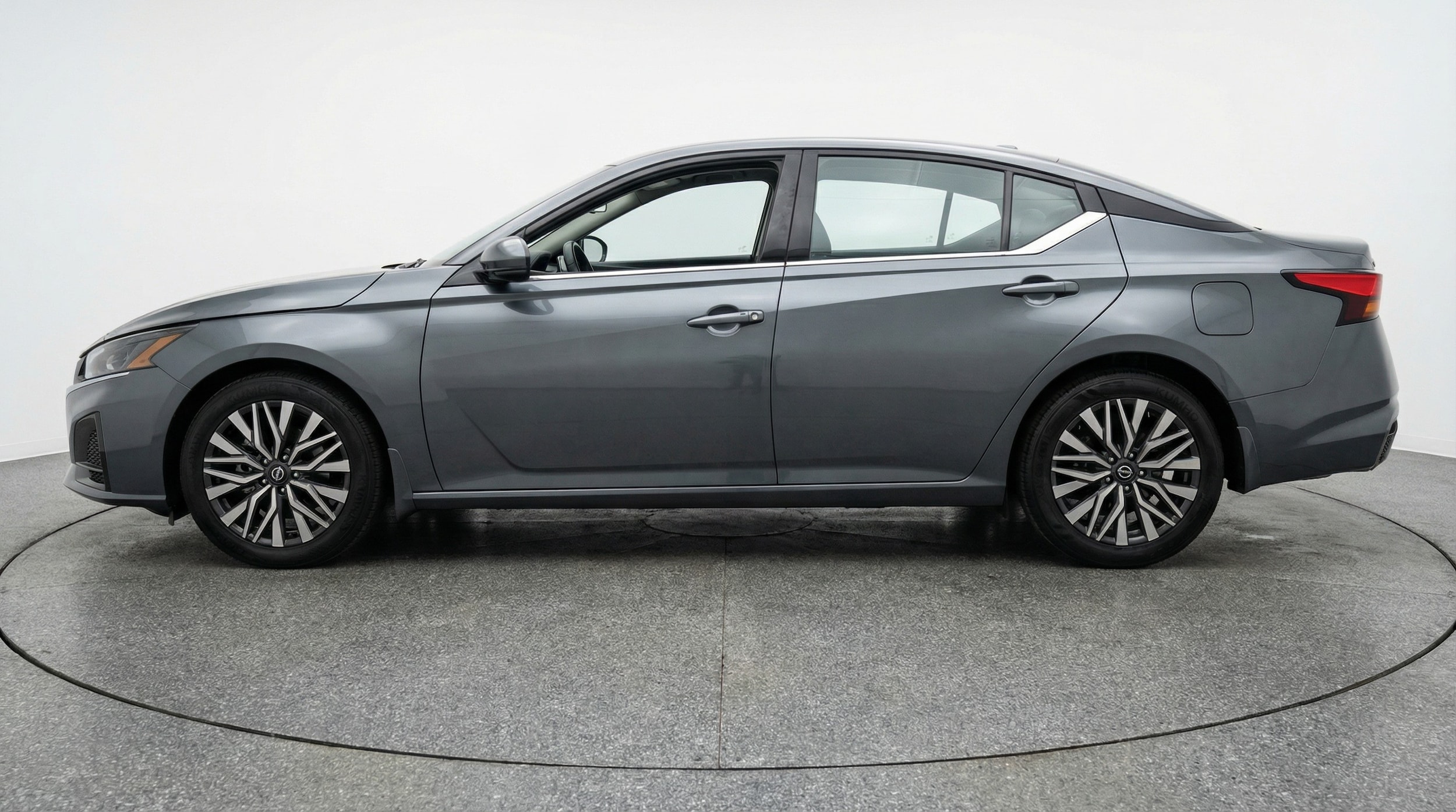 Thumbnail: 2025 Nissan Altima - 4