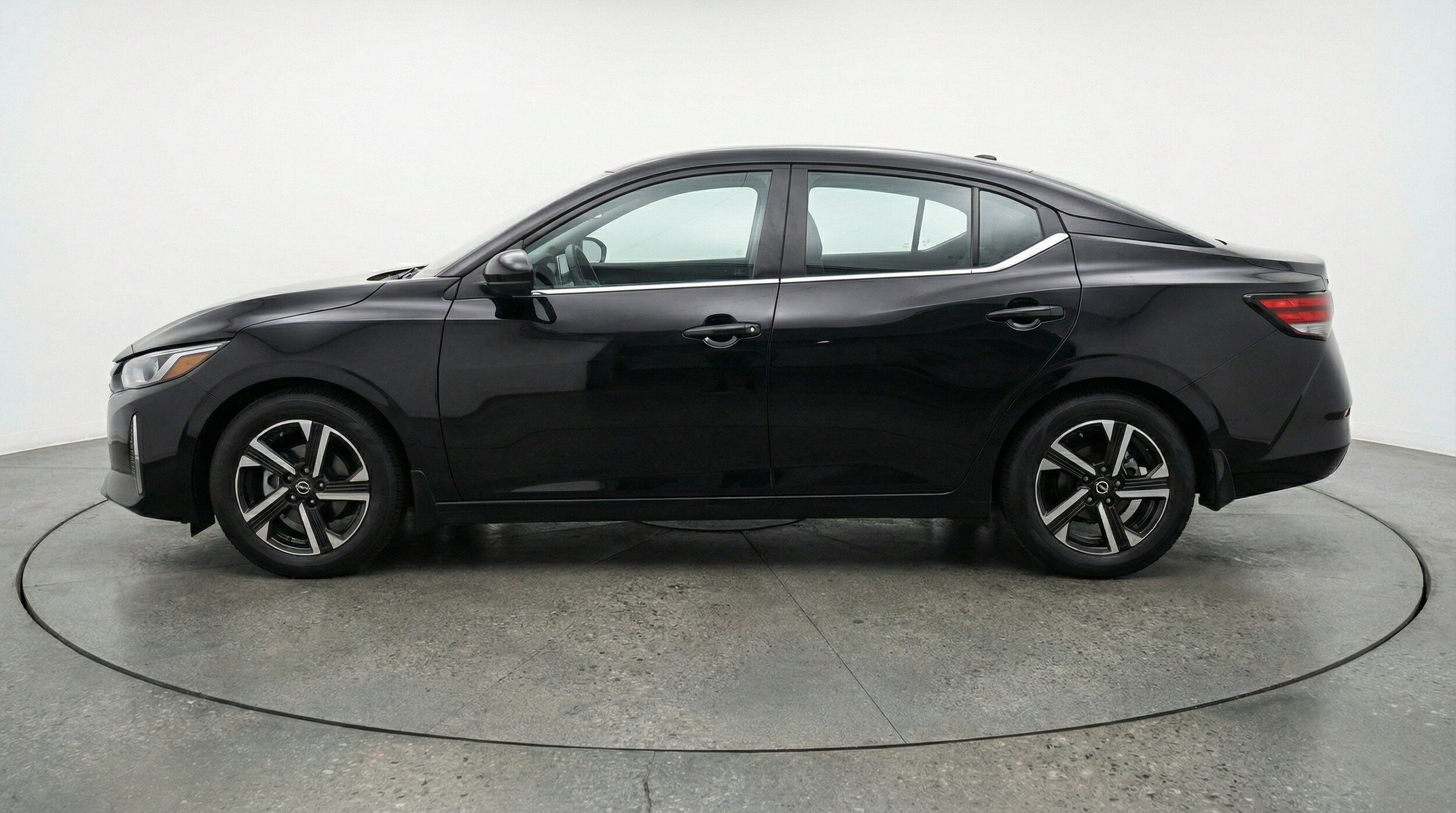 Thumbnail: 2025 Nissan Sentra - 5