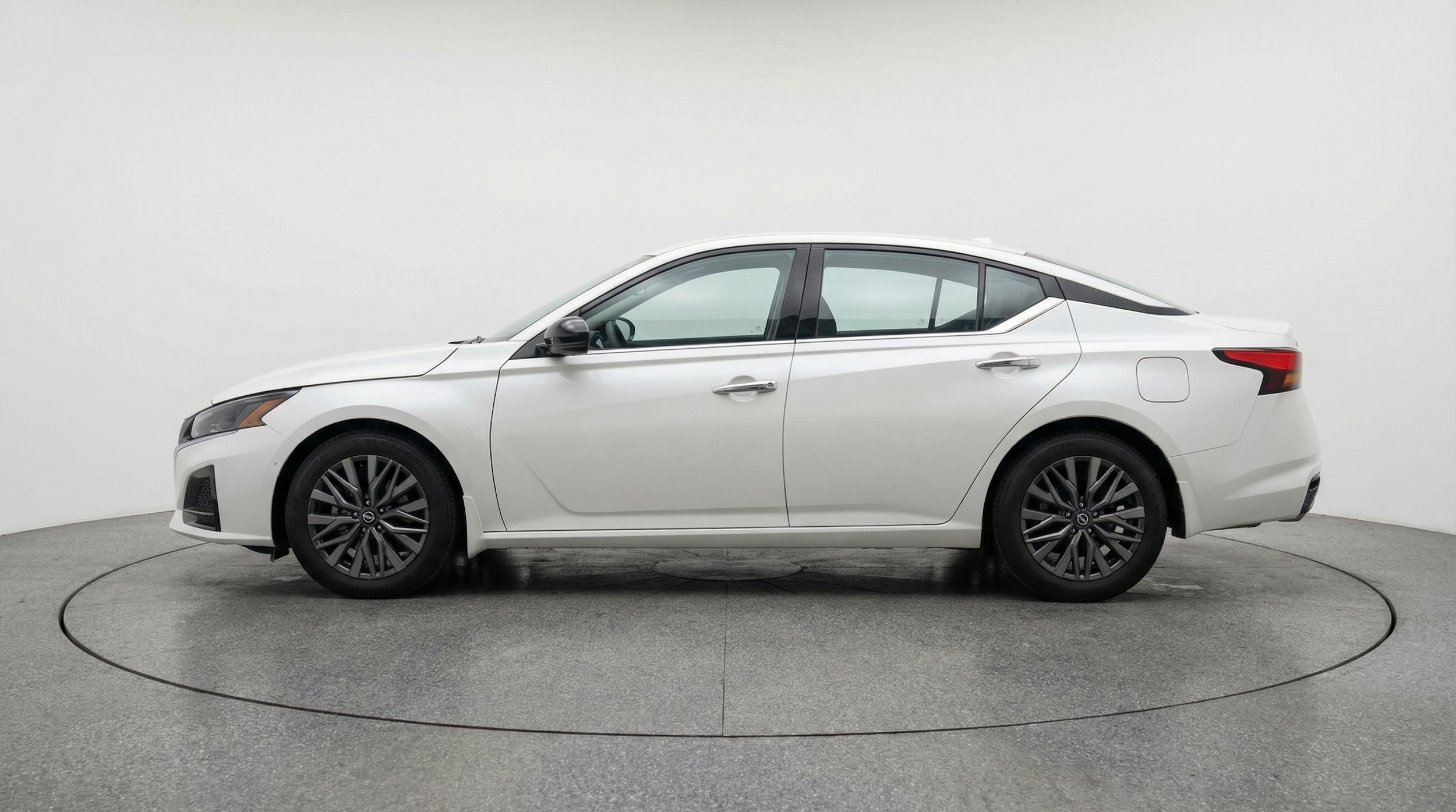 Thumbnail: 2025 Nissan Altima - 4