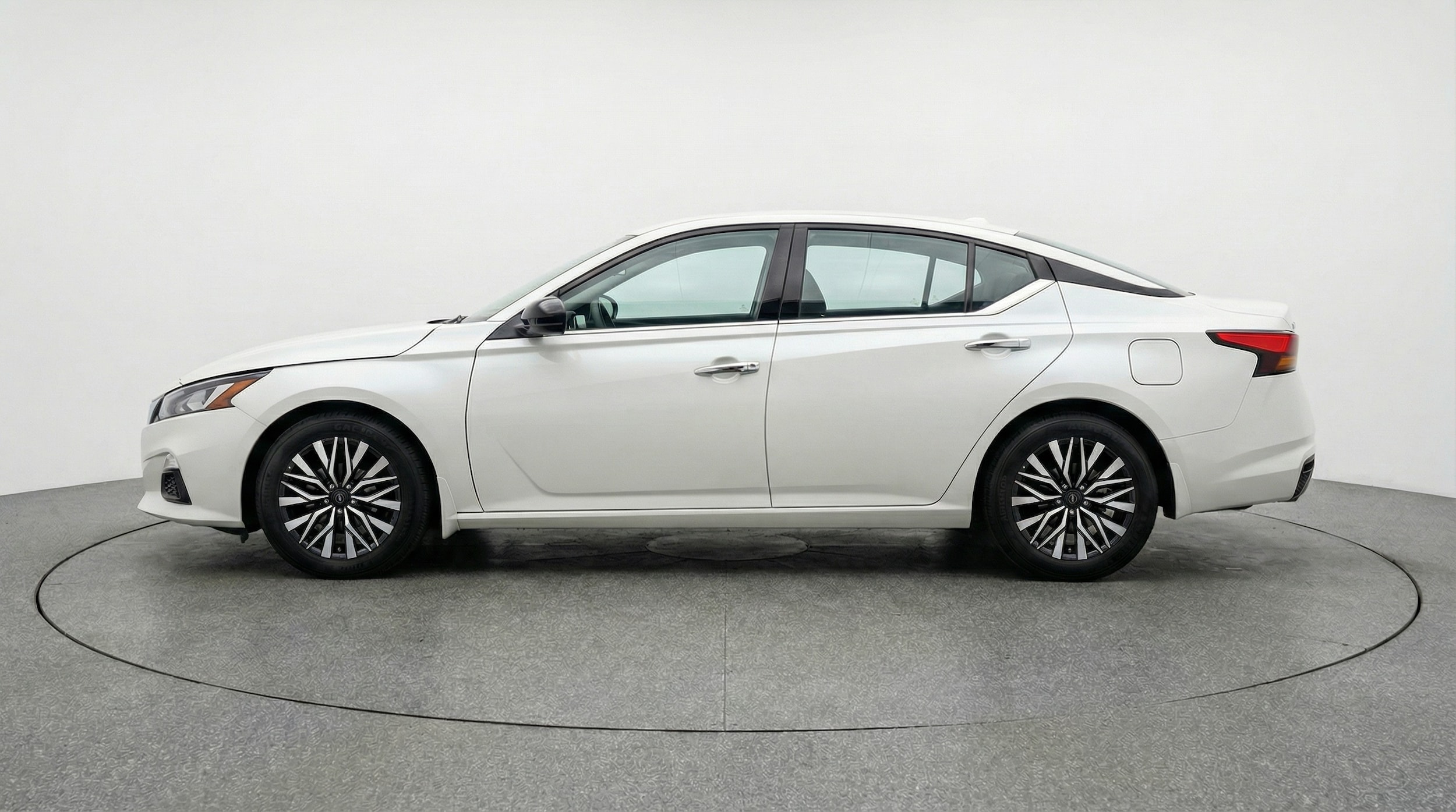 Thumbnail: 2025 Nissan Altima - 4