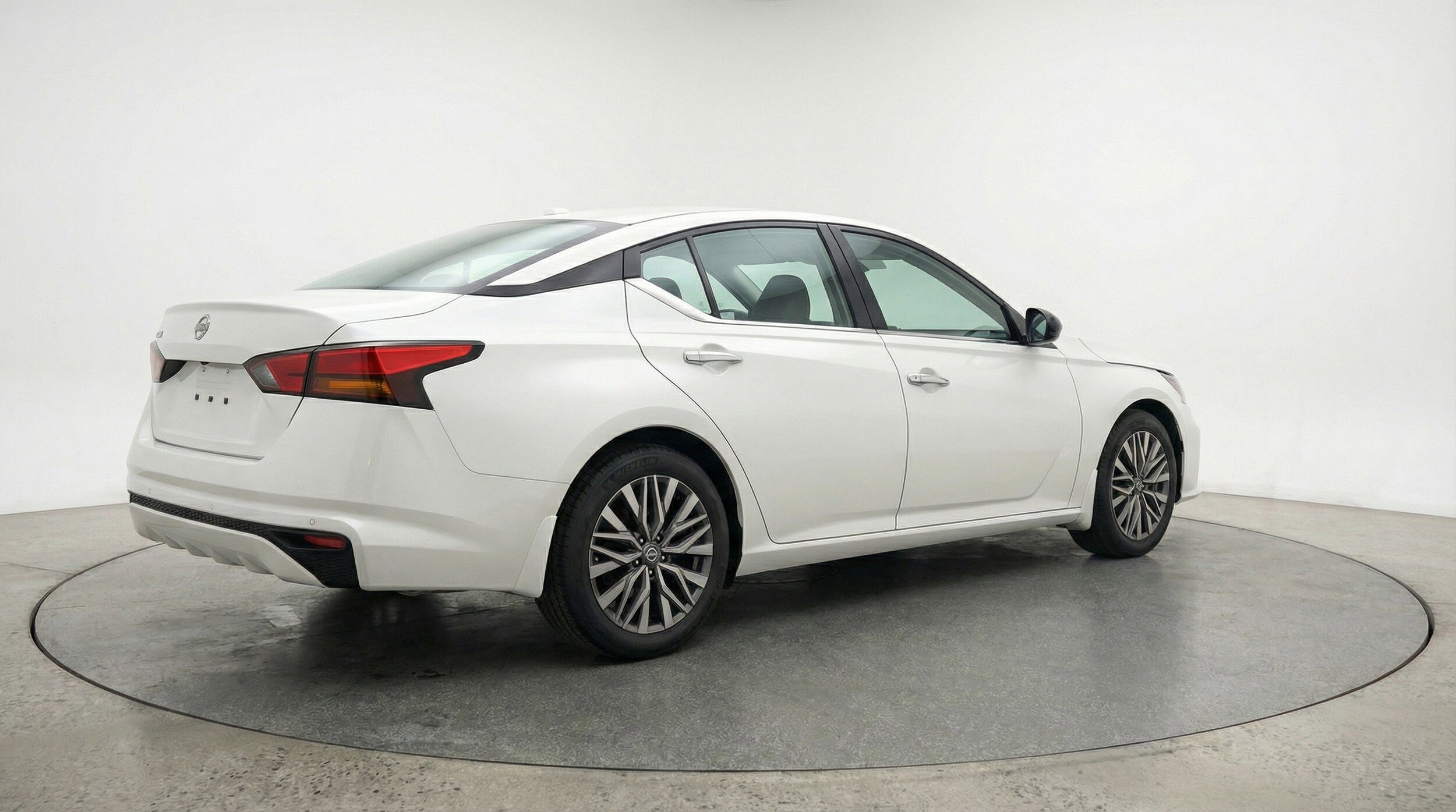 Thumbnail: 2025 Nissan Altima - 9