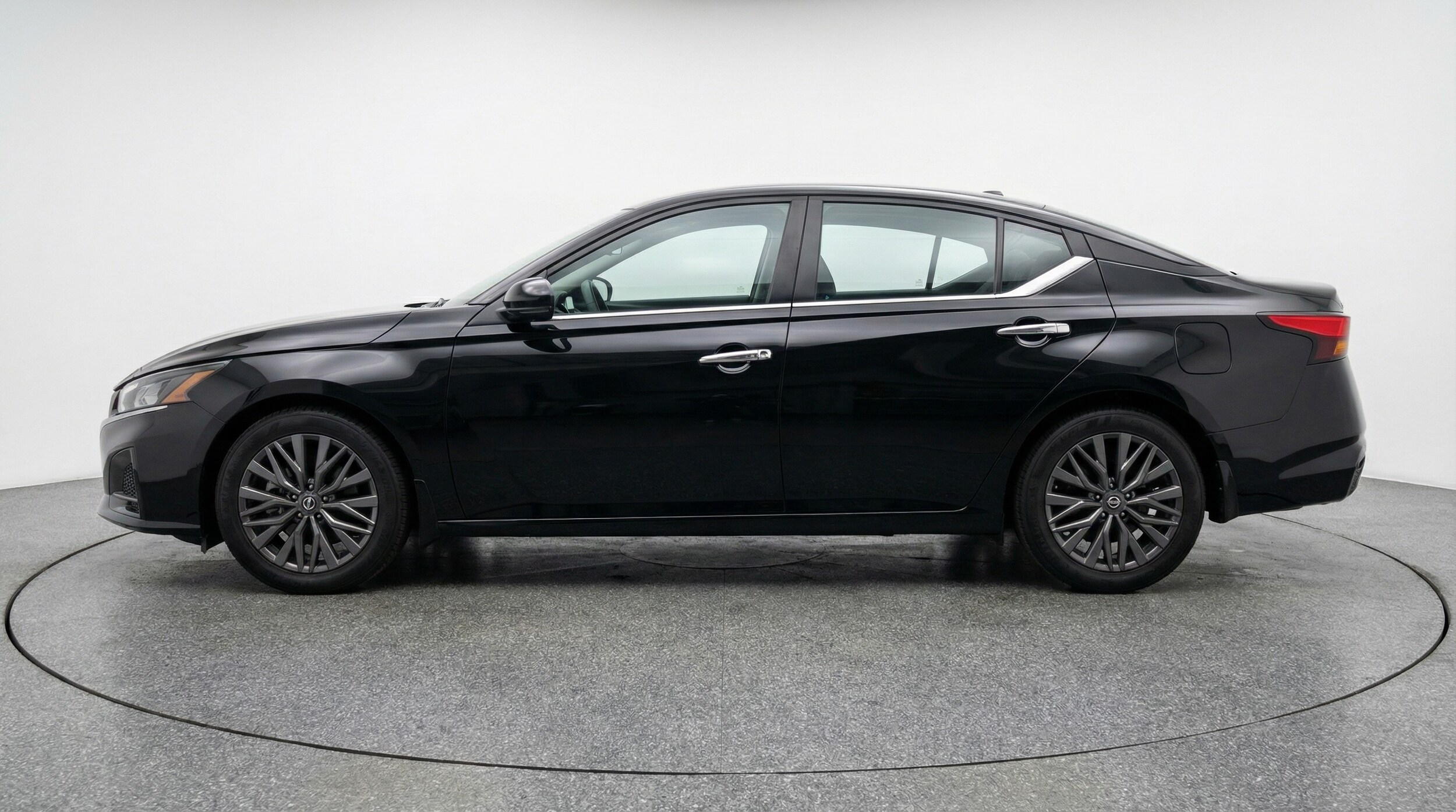 Thumbnail: 2025 Nissan Altima - 4