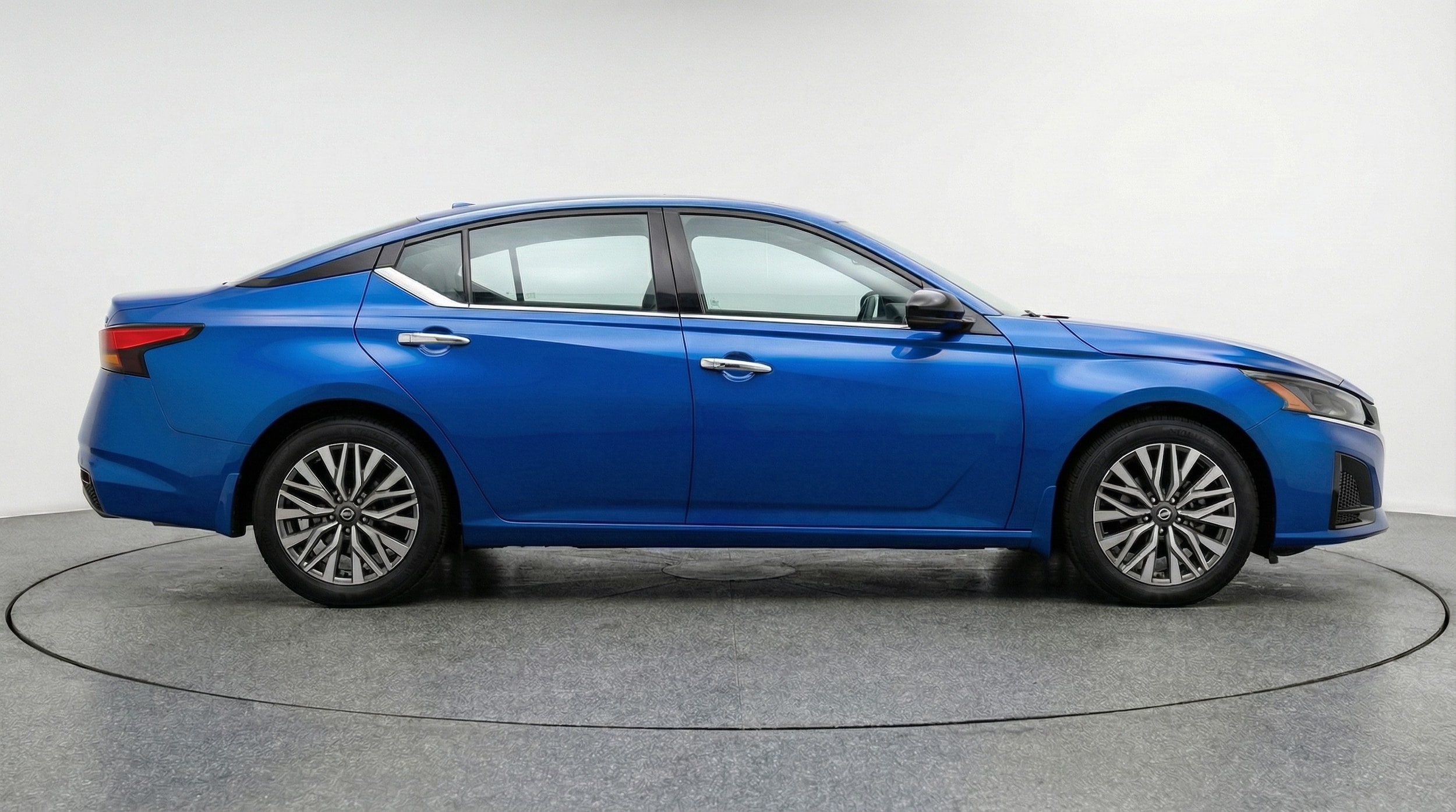 Thumbnail: 2025 Nissan Altima - 8