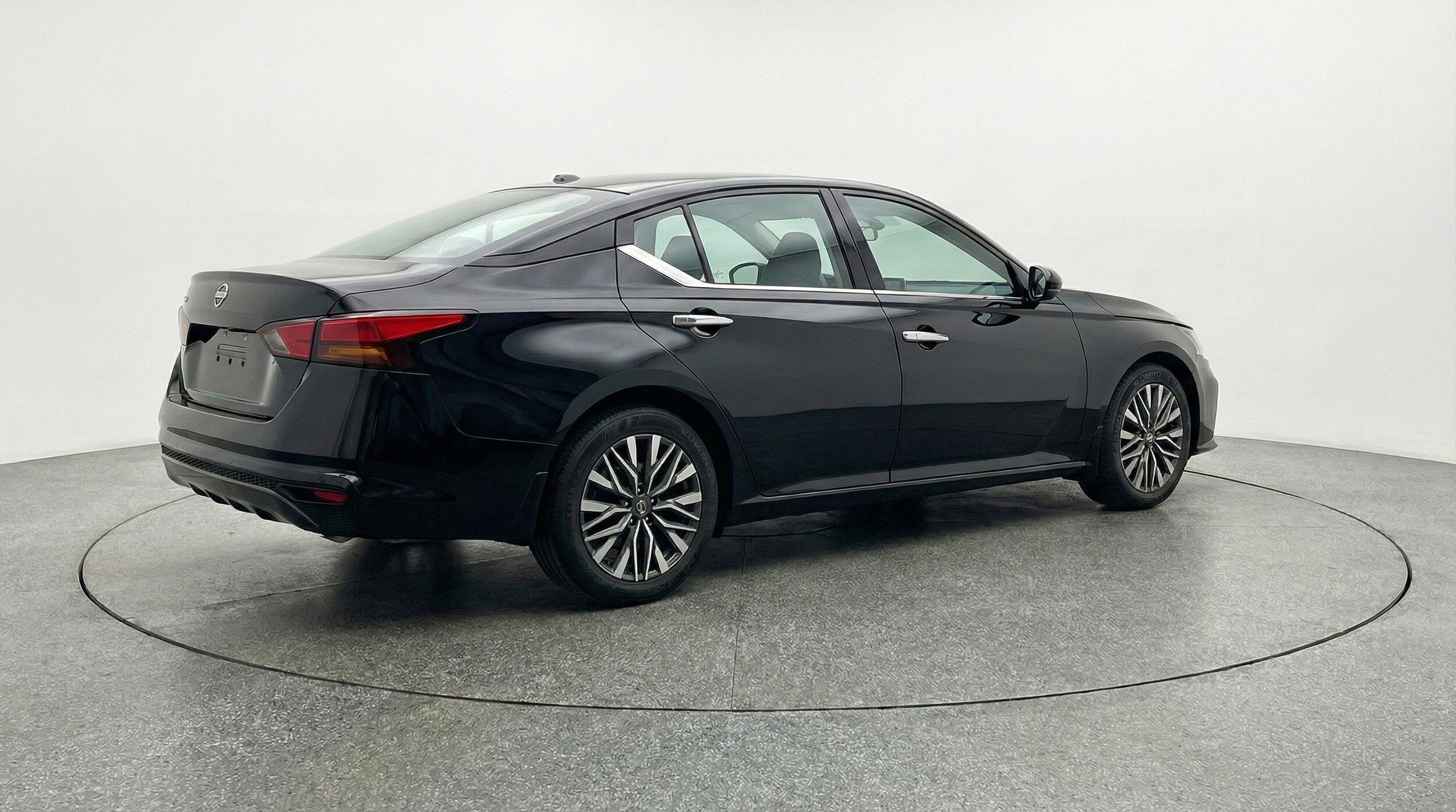 Thumbnail: 2025 Nissan Altima - 9