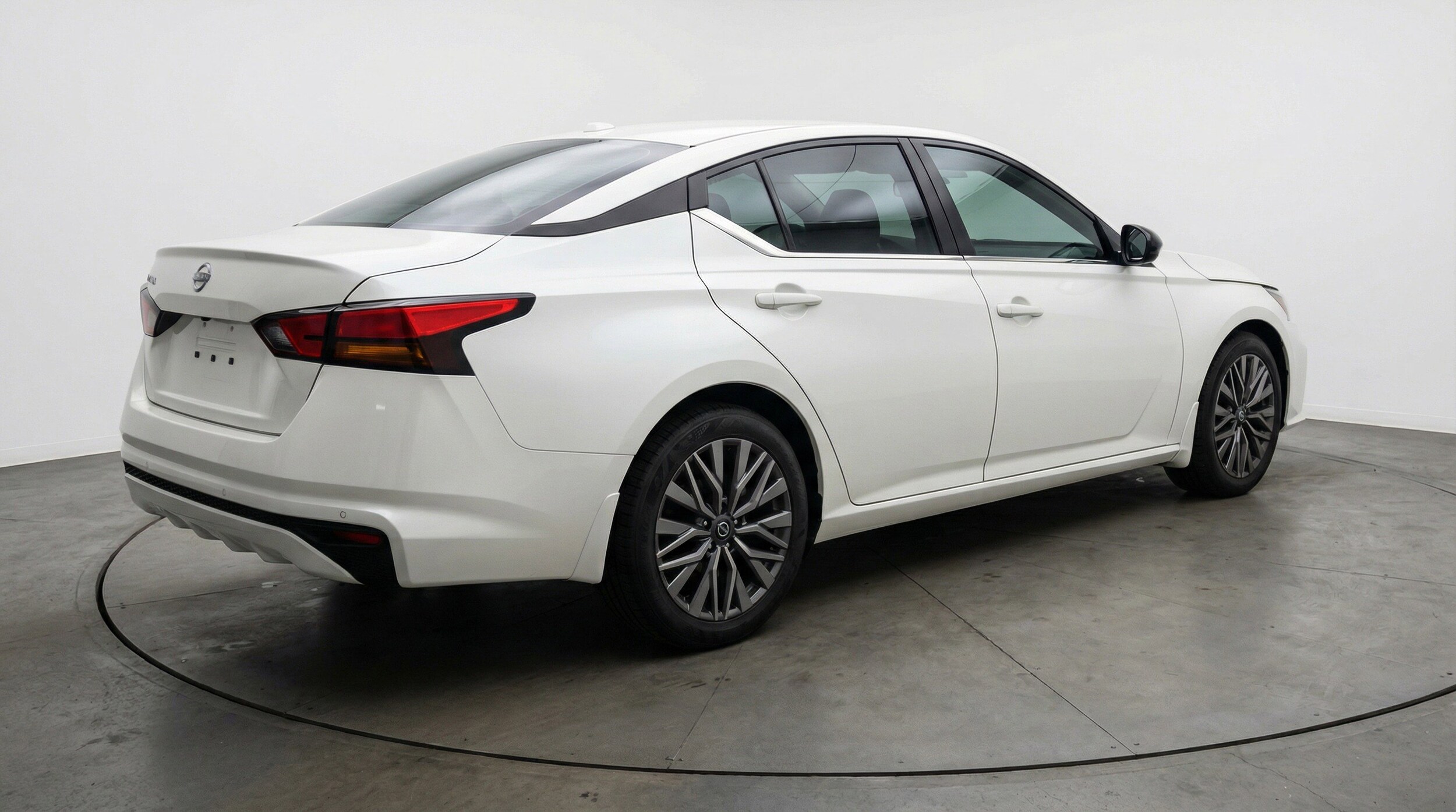 Thumbnail: 2025 Nissan Altima - 9