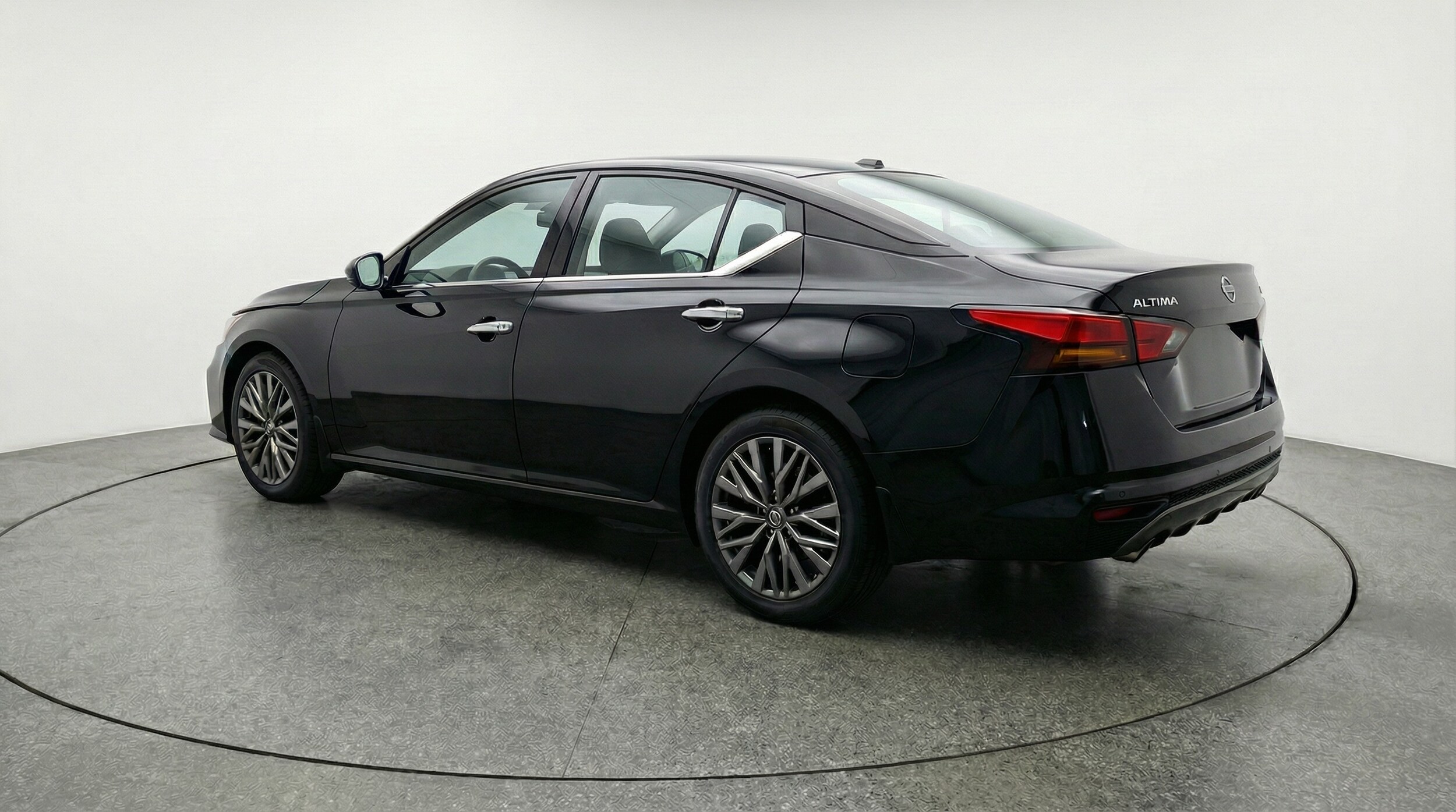 Thumbnail: 2025 Nissan Altima - 5