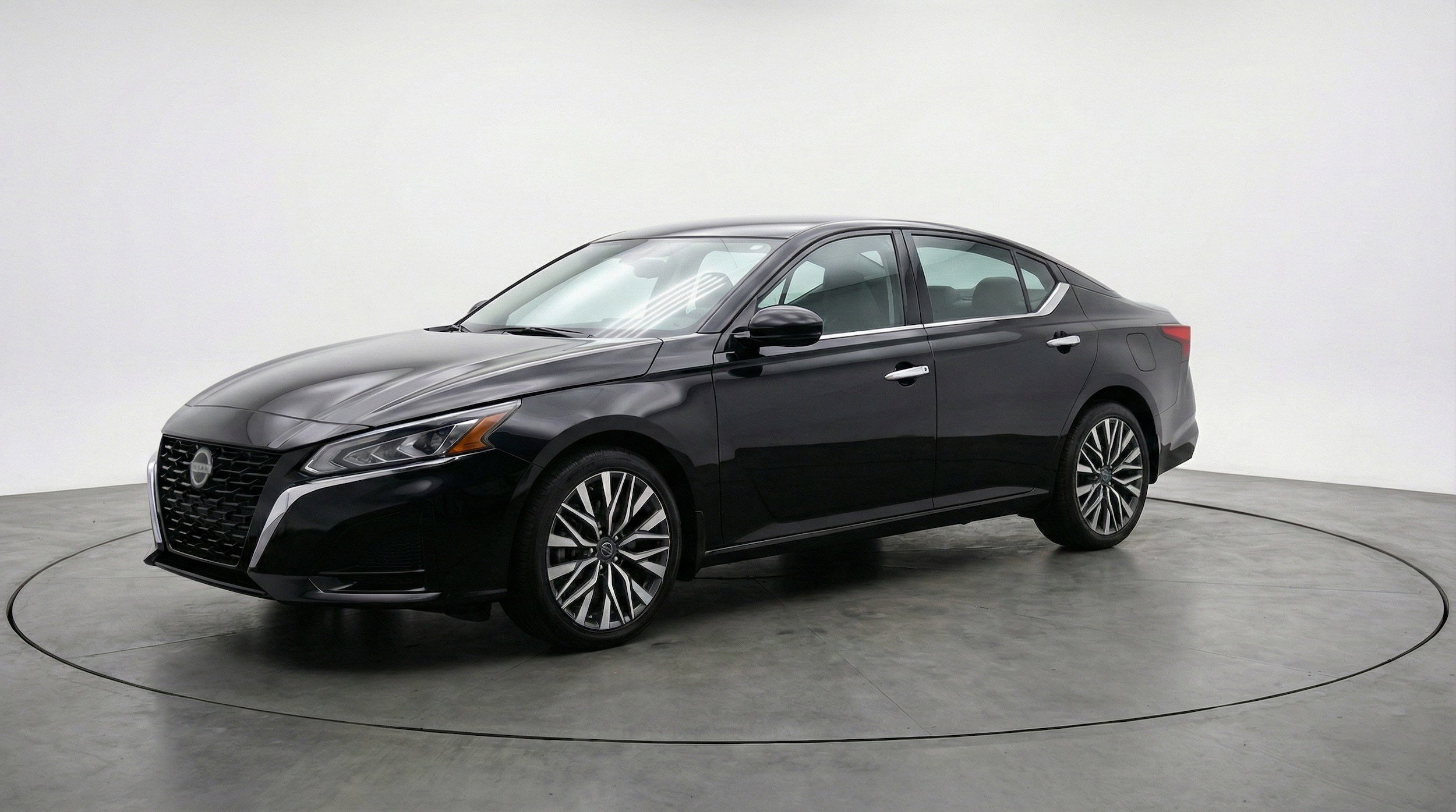 Thumbnail: 2025 Nissan Altima - 3