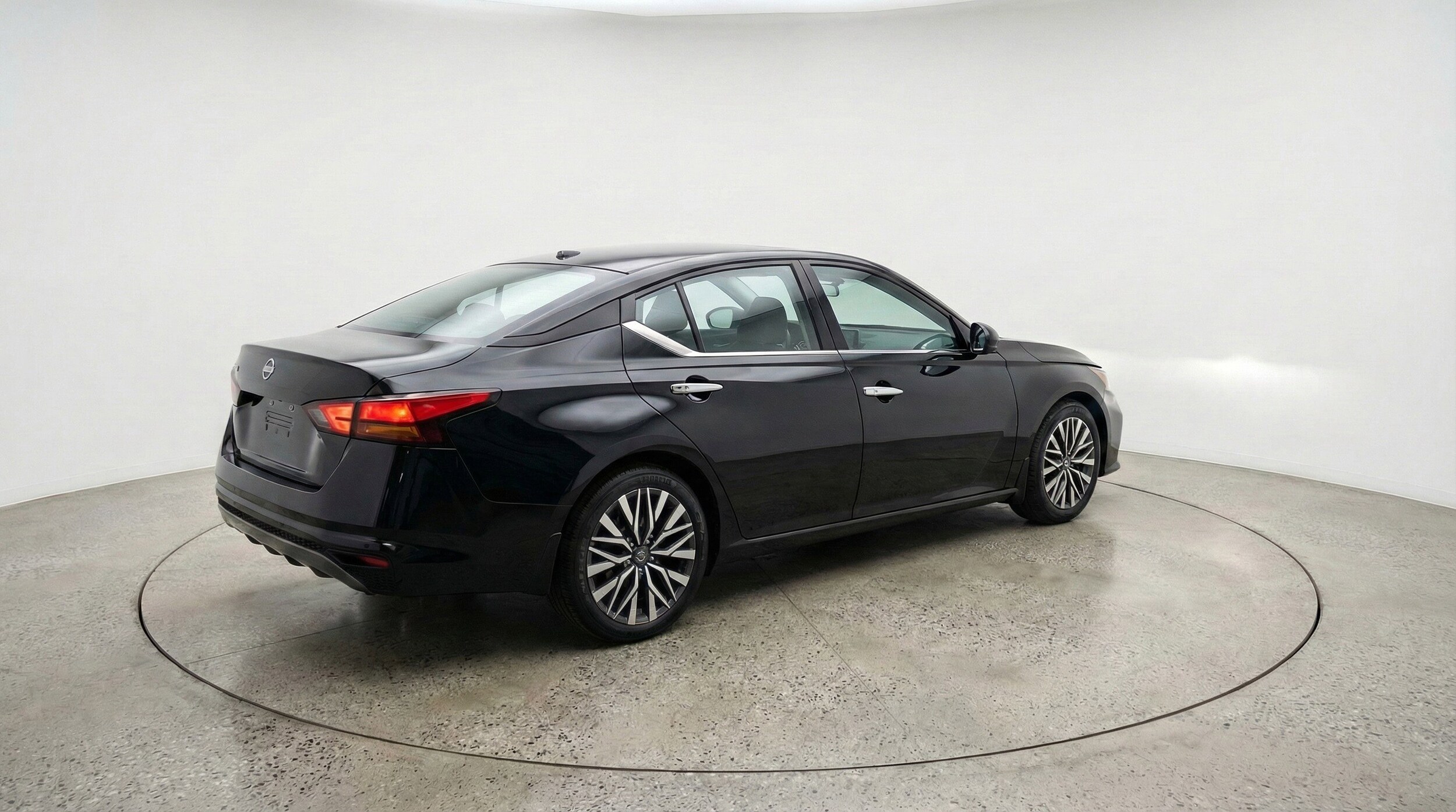 Thumbnail: 2025 Nissan Altima - 9