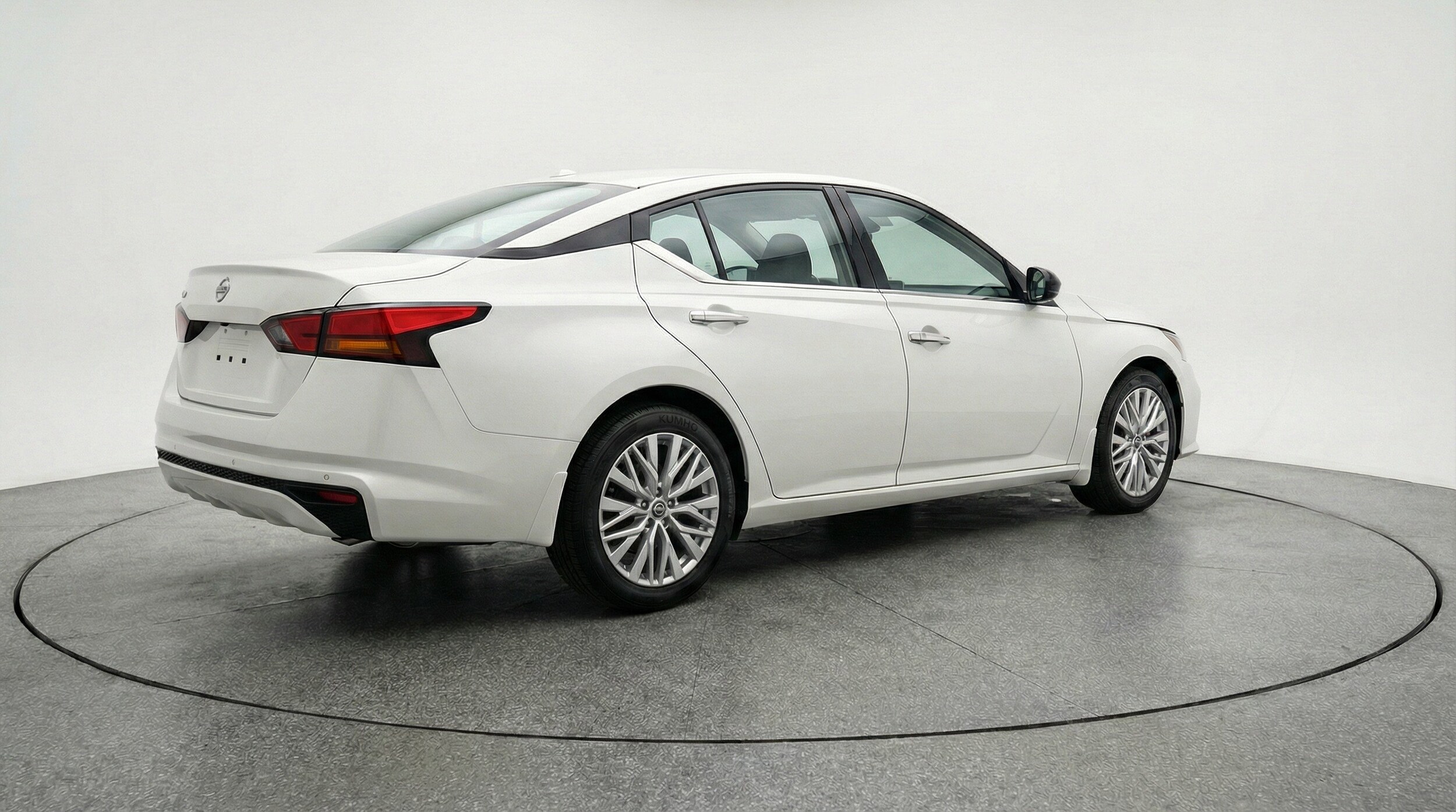Thumbnail: 2025 Nissan Altima - 9