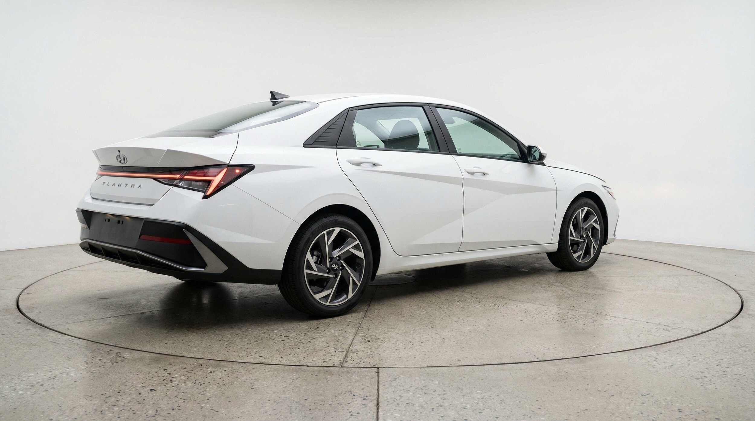 Thumbnail: 2025 Hyundai Elantra - 9