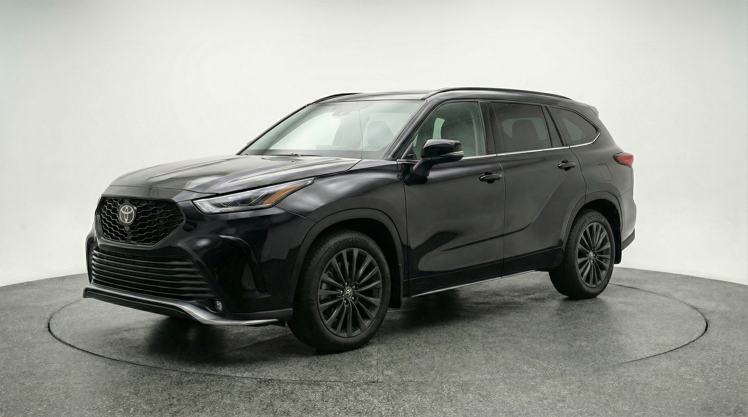 Thumbnail: 2025 Toyota Highlander - 3