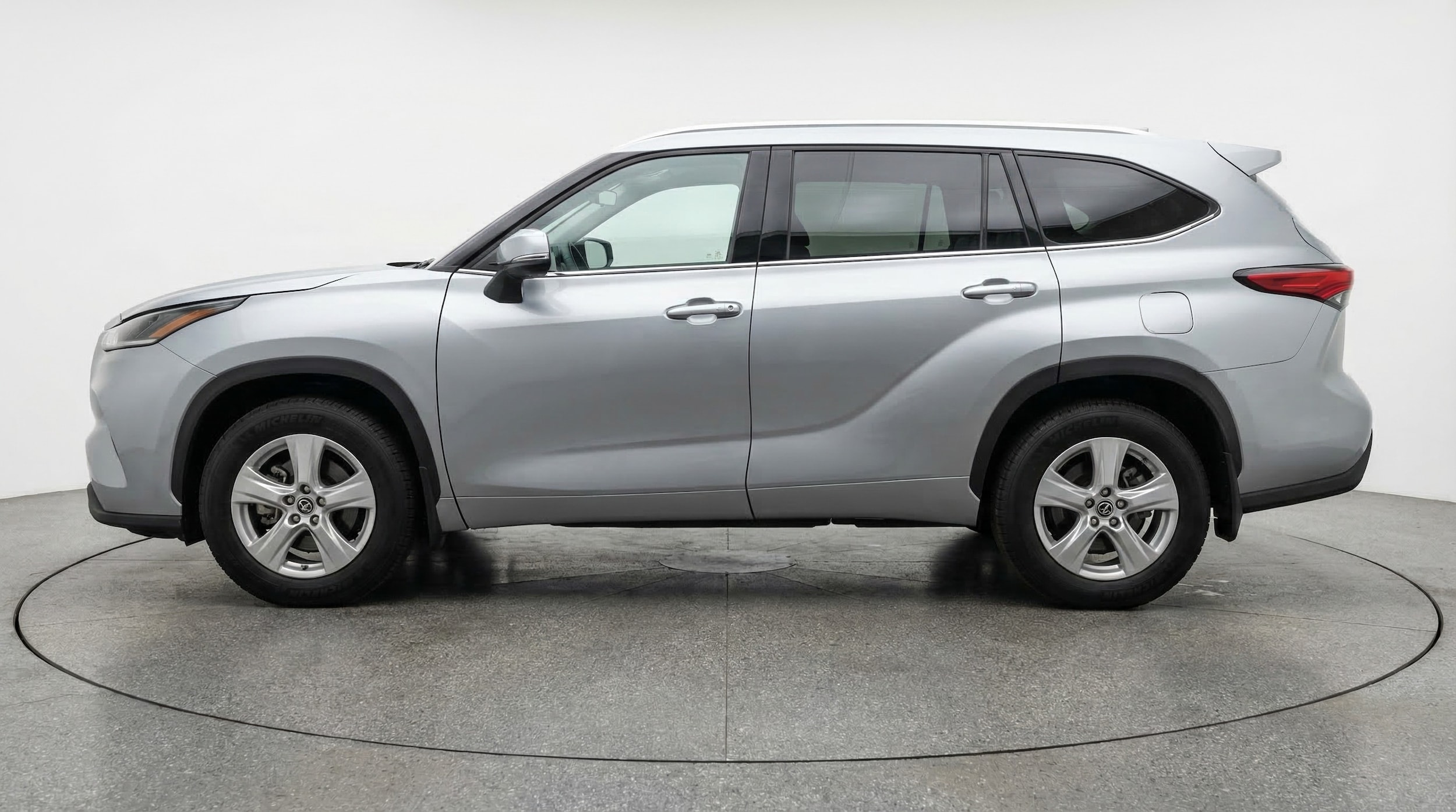 Thumbnail: 2025 Toyota Highlander - 4