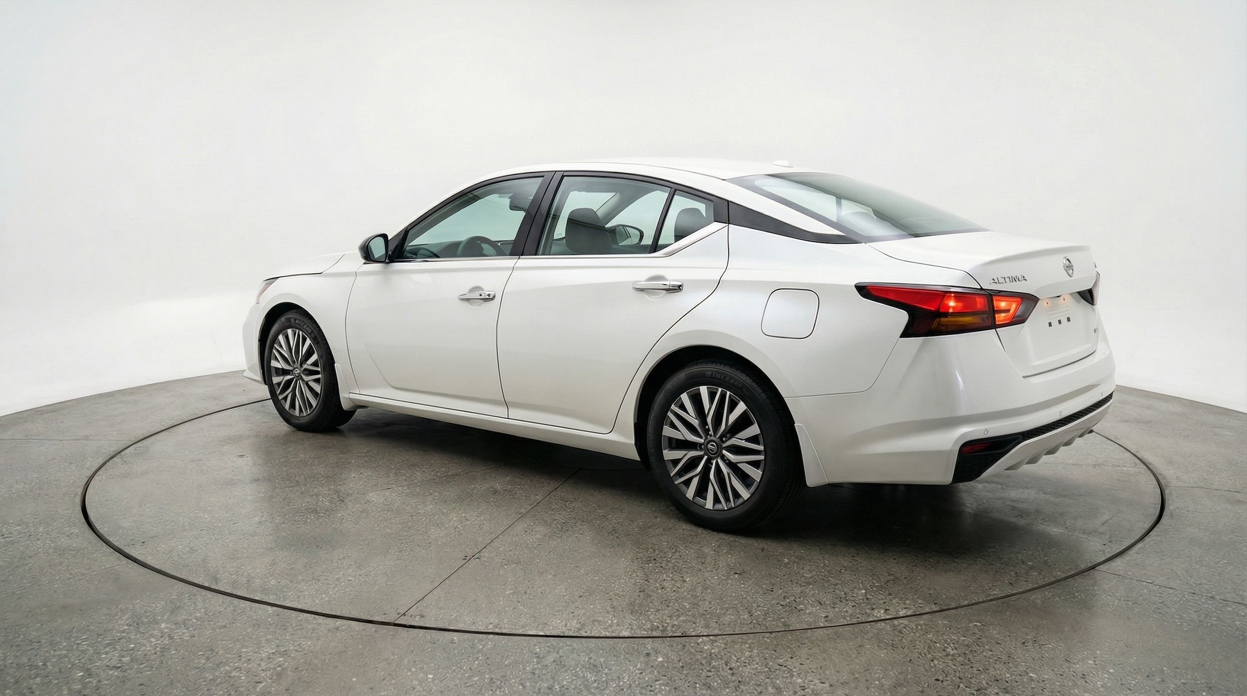 Thumbnail: 2025 Nissan Altima - 5