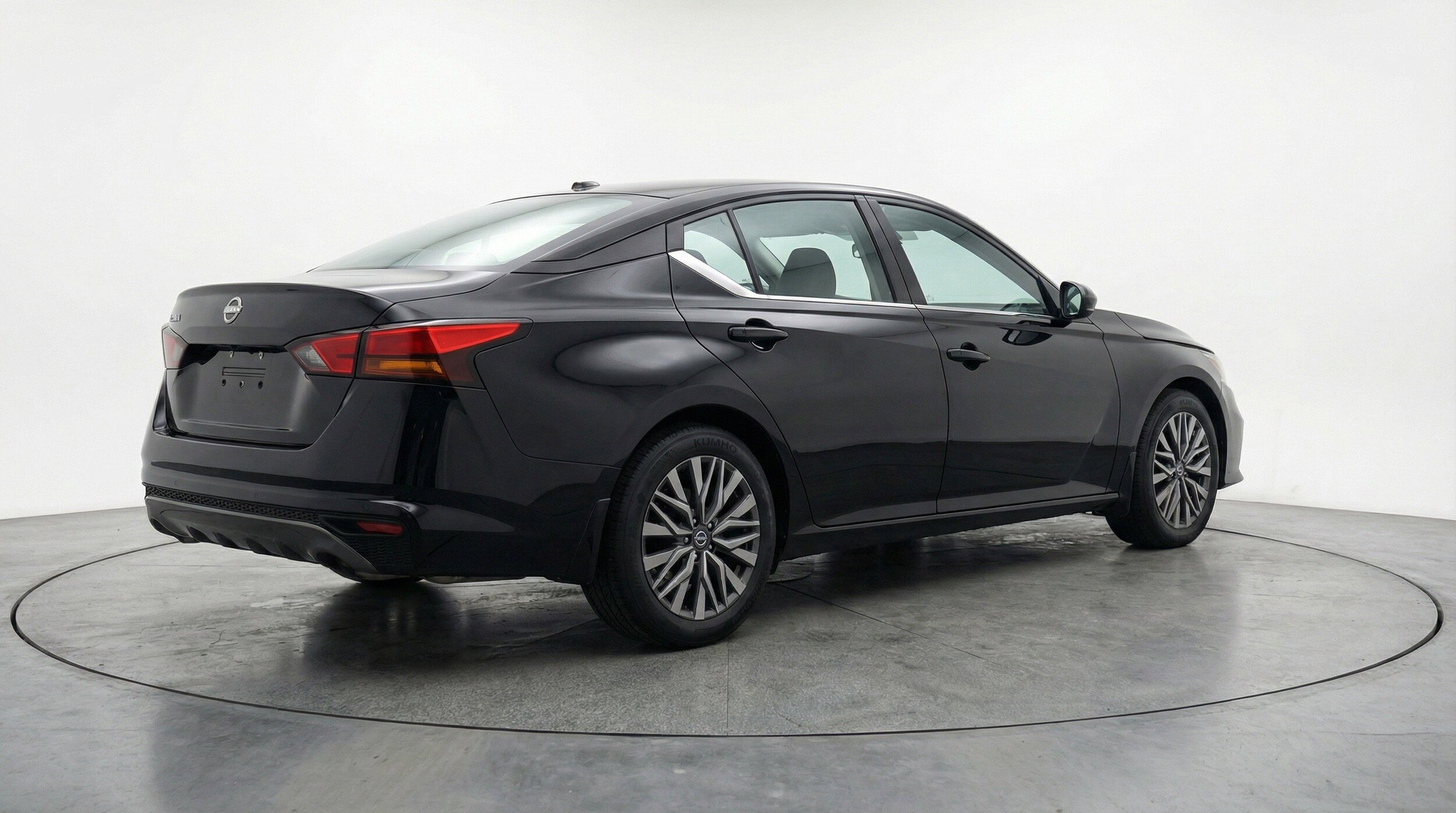 Thumbnail: 2025 Nissan Altima - 9