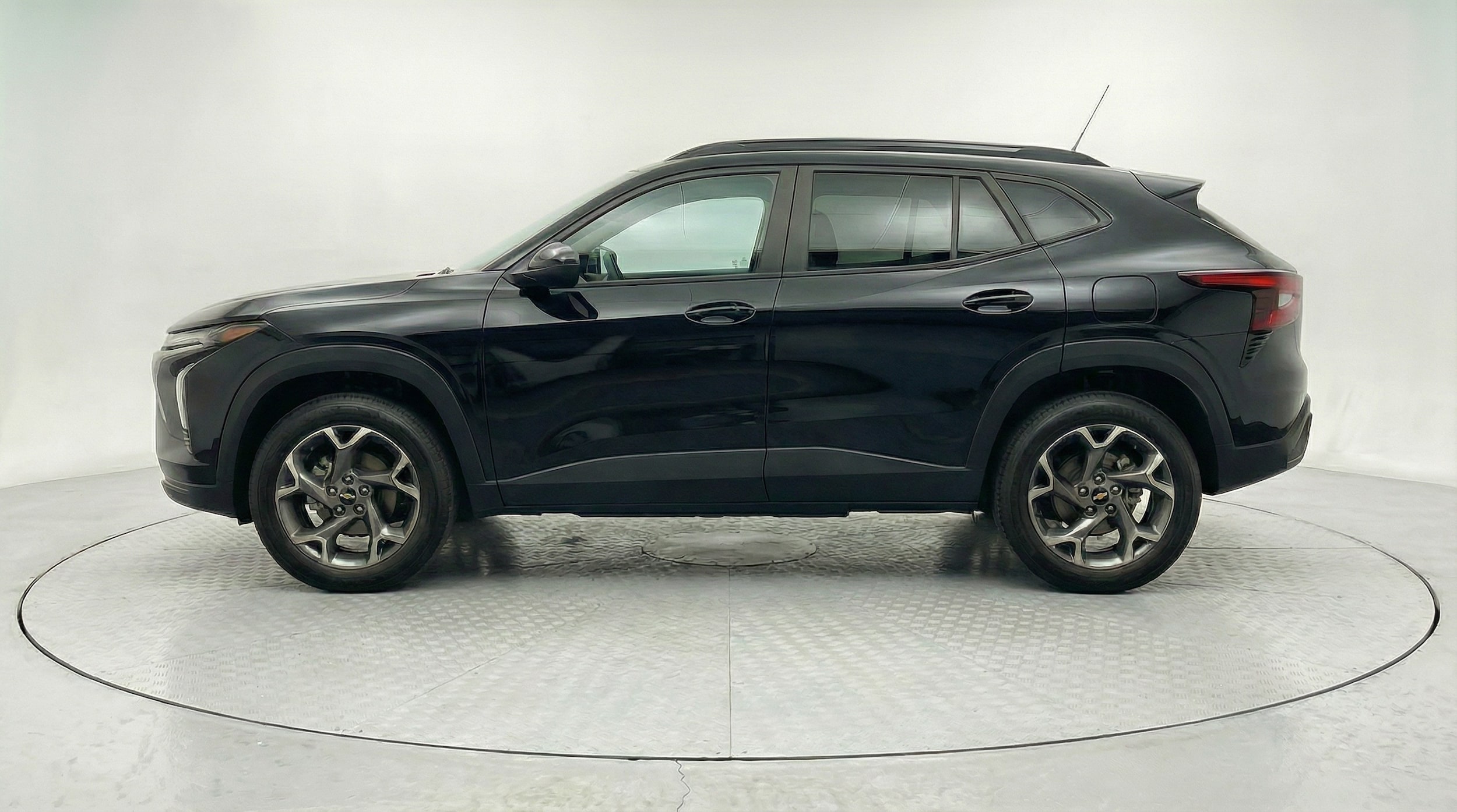 Thumbnail: 2025 Chevrolet Trax - 4