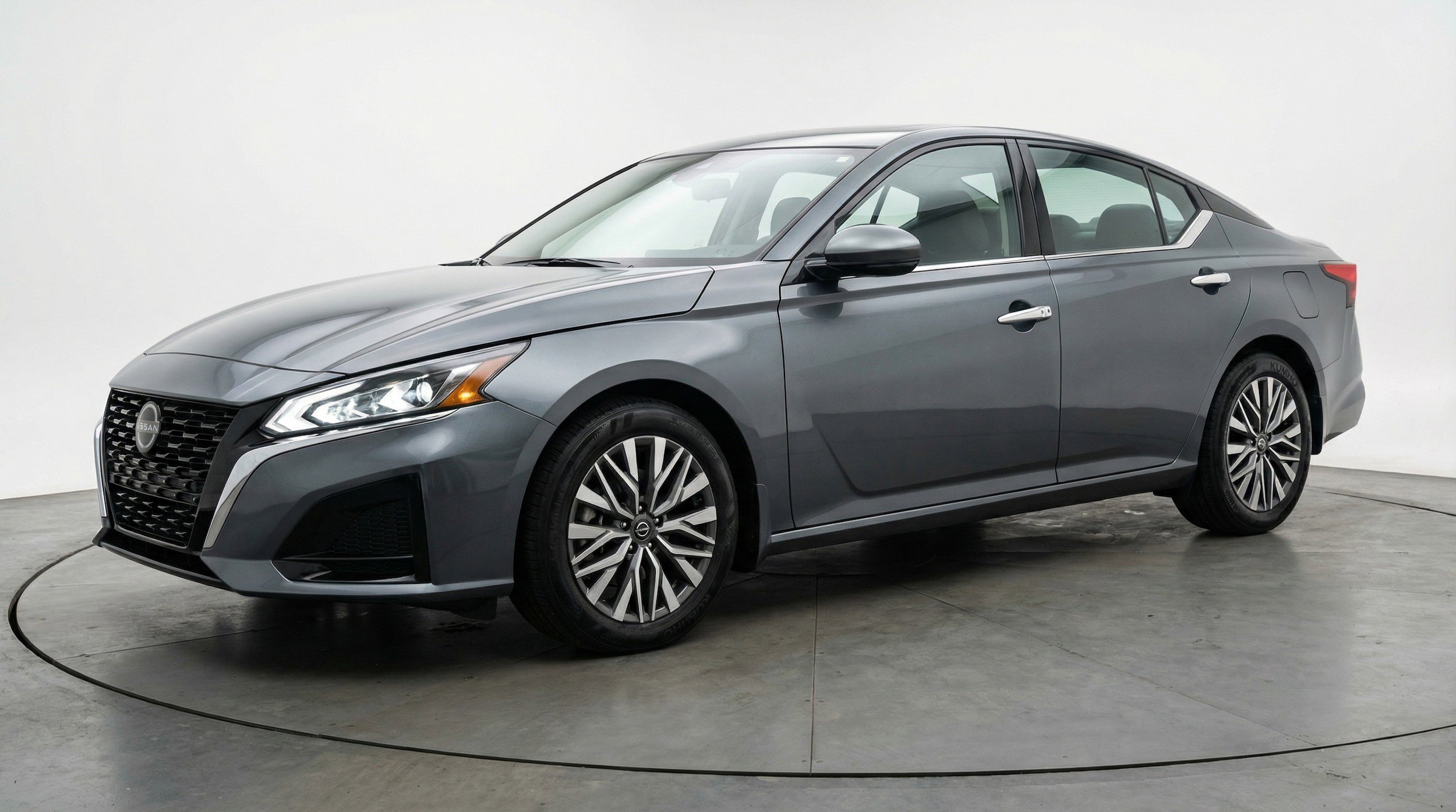 Thumbnail: 2025 Nissan Altima - 3