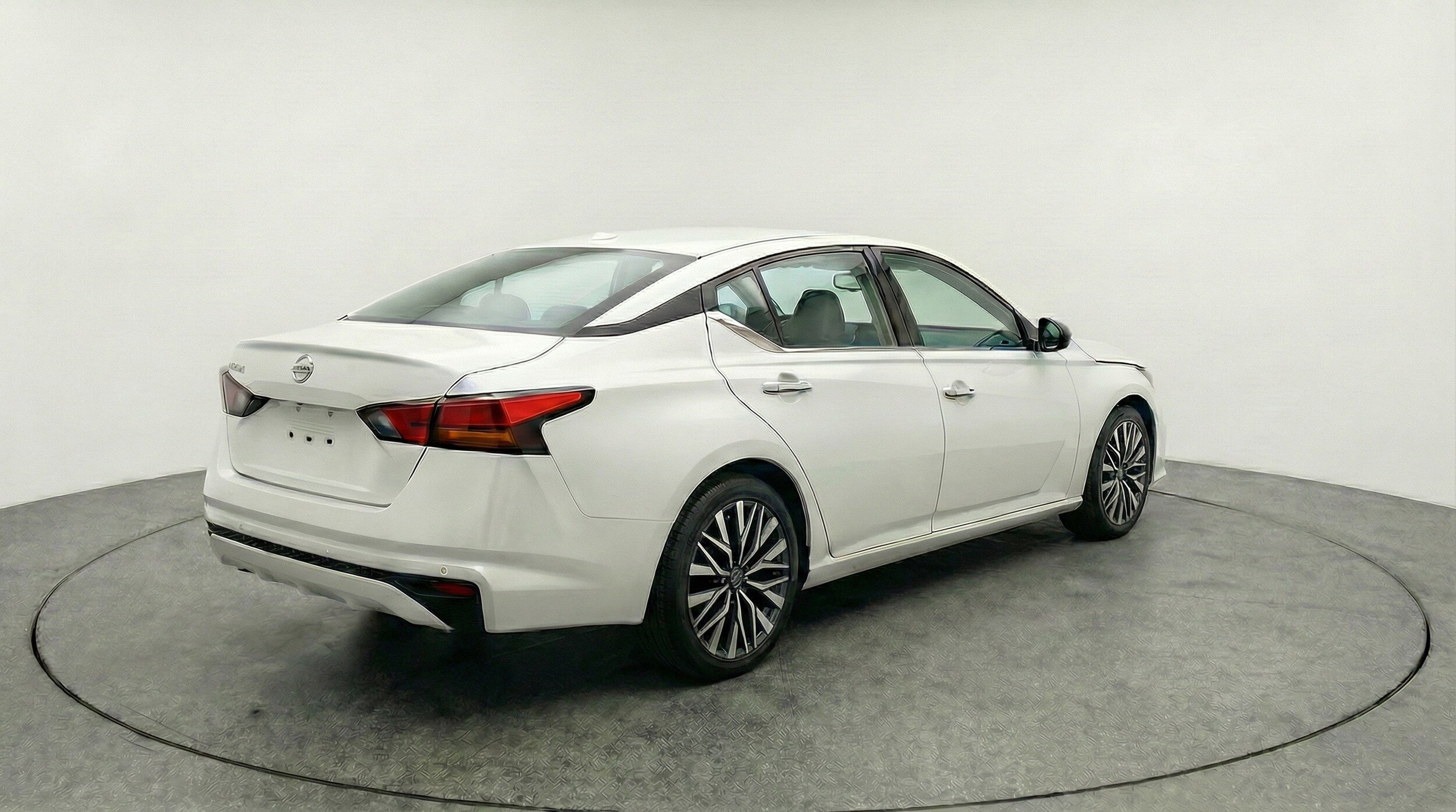 Thumbnail: 2025 Nissan Altima - 9