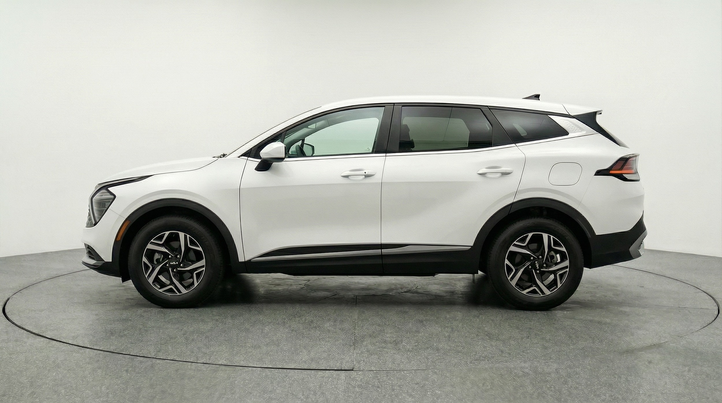 Thumbnail: 2025 Kia Sportage - 4