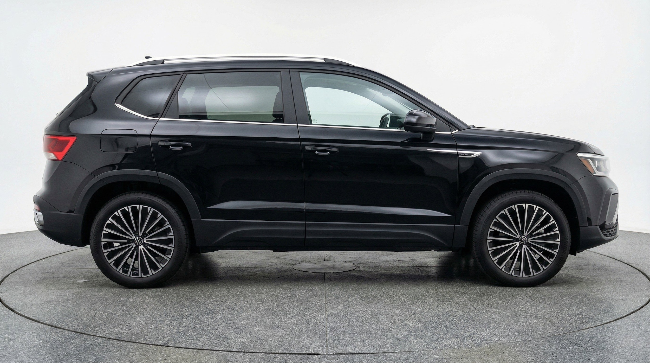 Thumbnail: 2025 Volkswagen Taos - 11