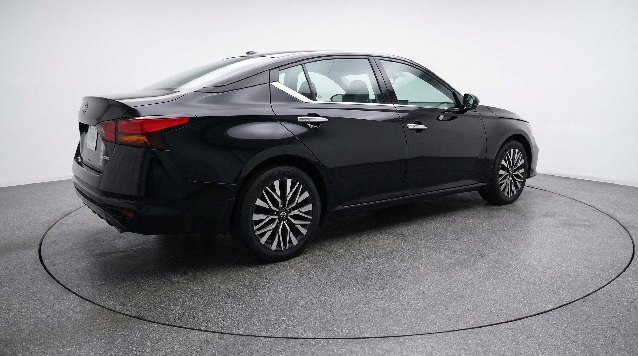 Thumbnail: 2025 Nissan Altima - 9