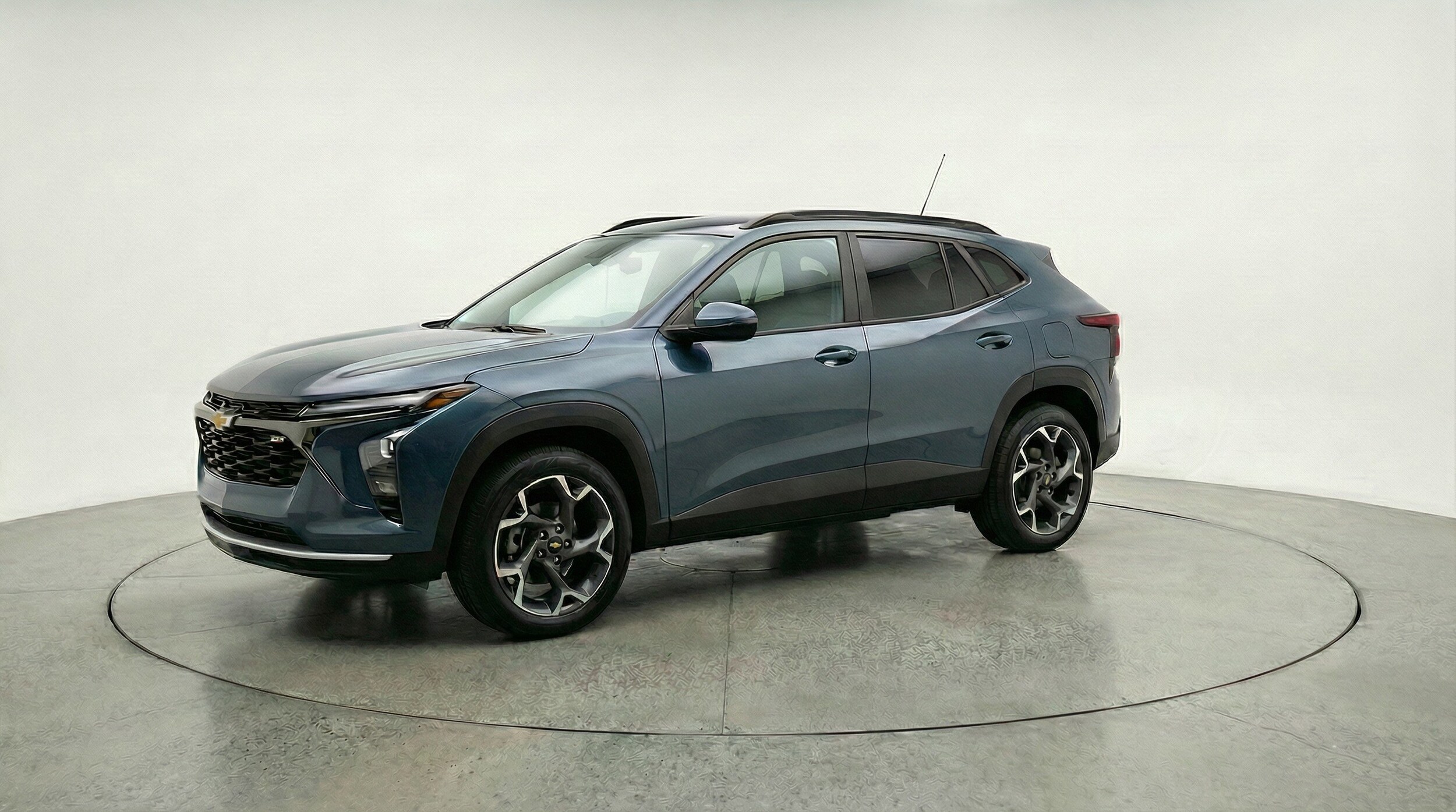 Thumbnail: 2025 Chevrolet Trax - 3