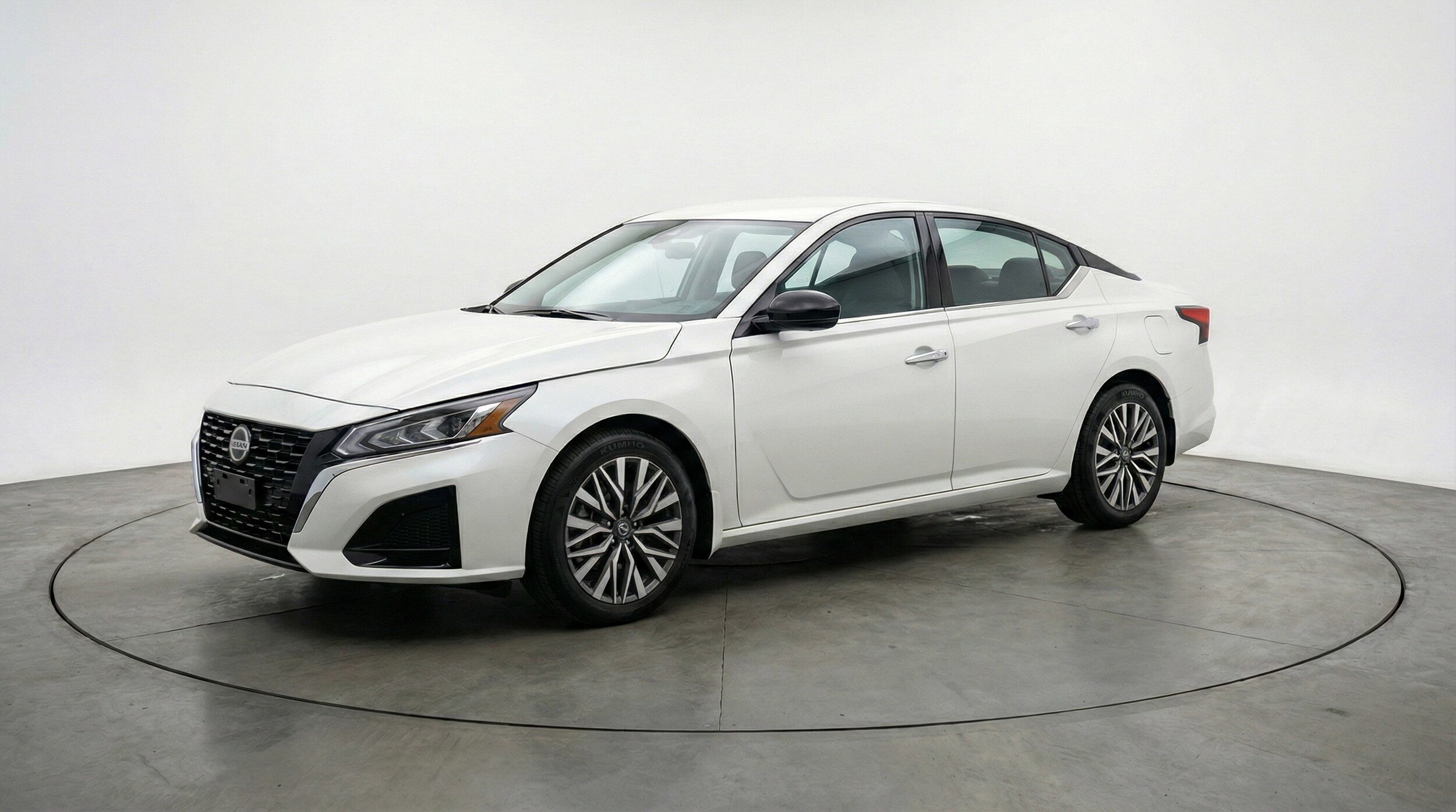 Thumbnail: 2025 Nissan Altima - 3