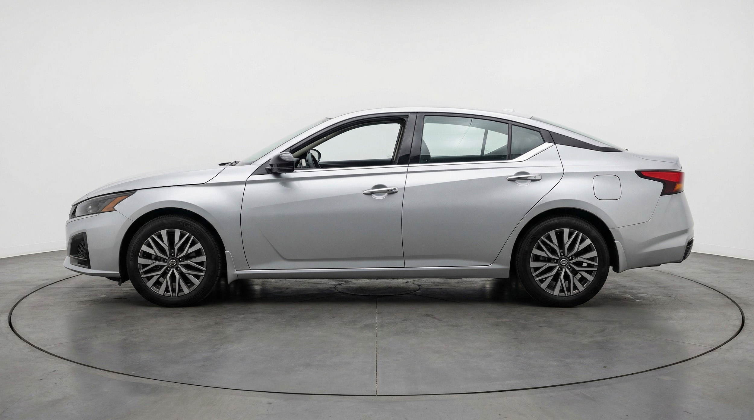 Thumbnail: 2025 Nissan Altima - 5