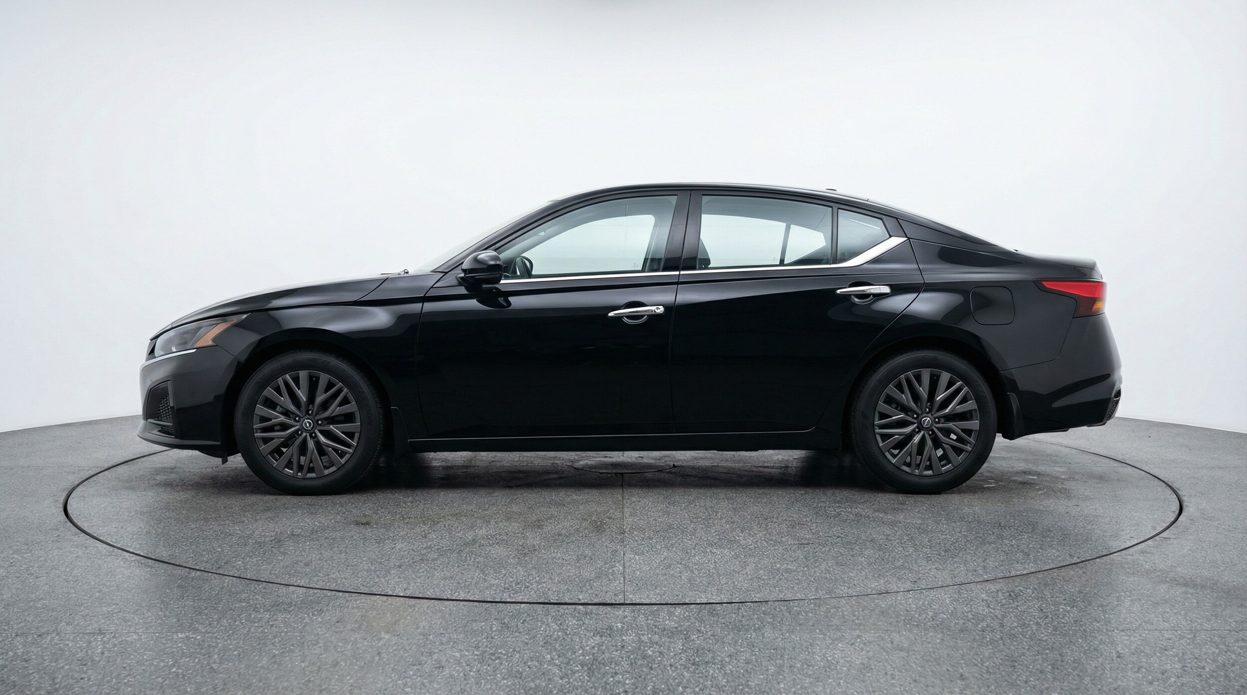 Thumbnail: 2025 Nissan Altima - 4