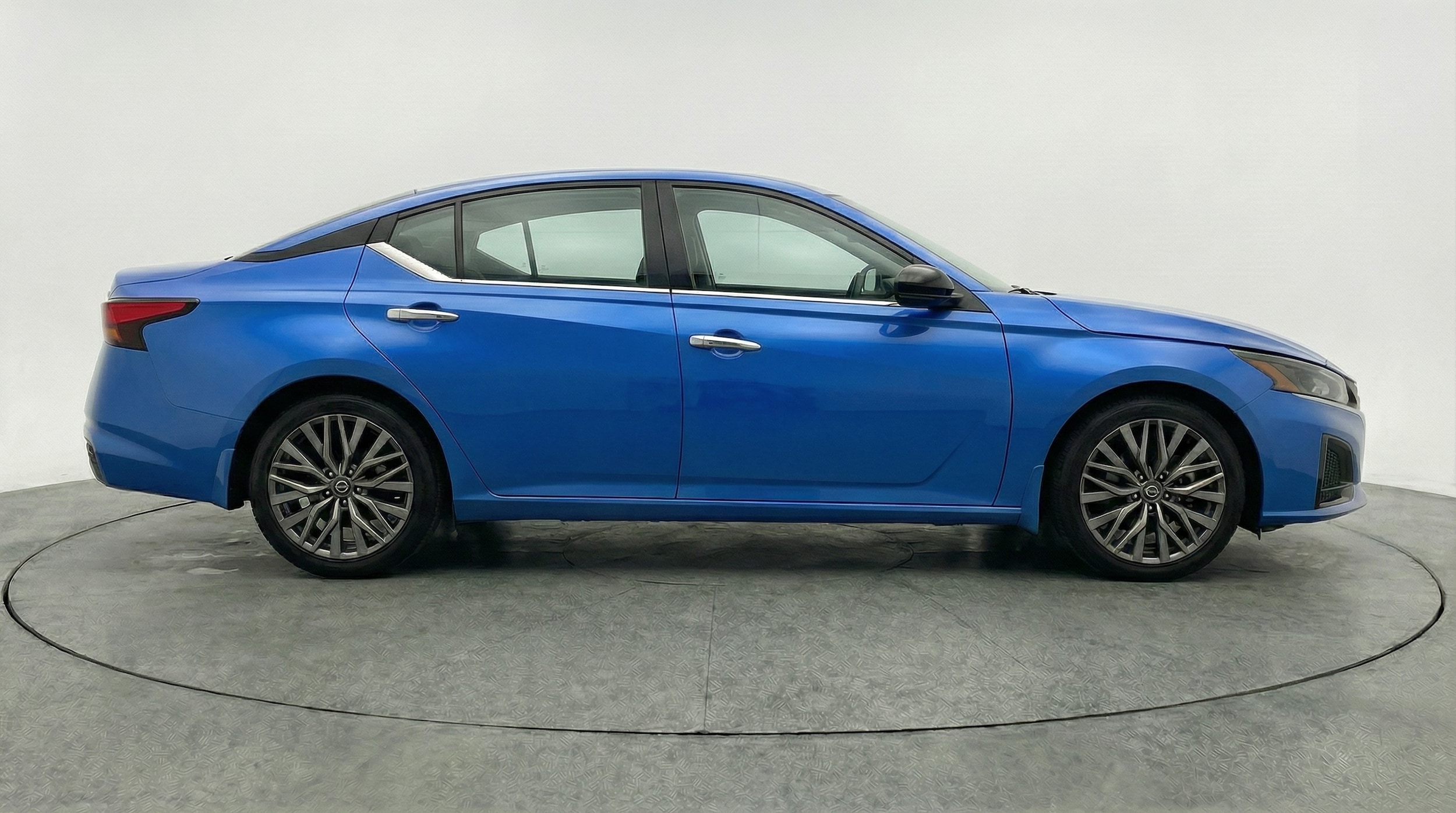 Thumbnail: 2025 Nissan Altima - 8