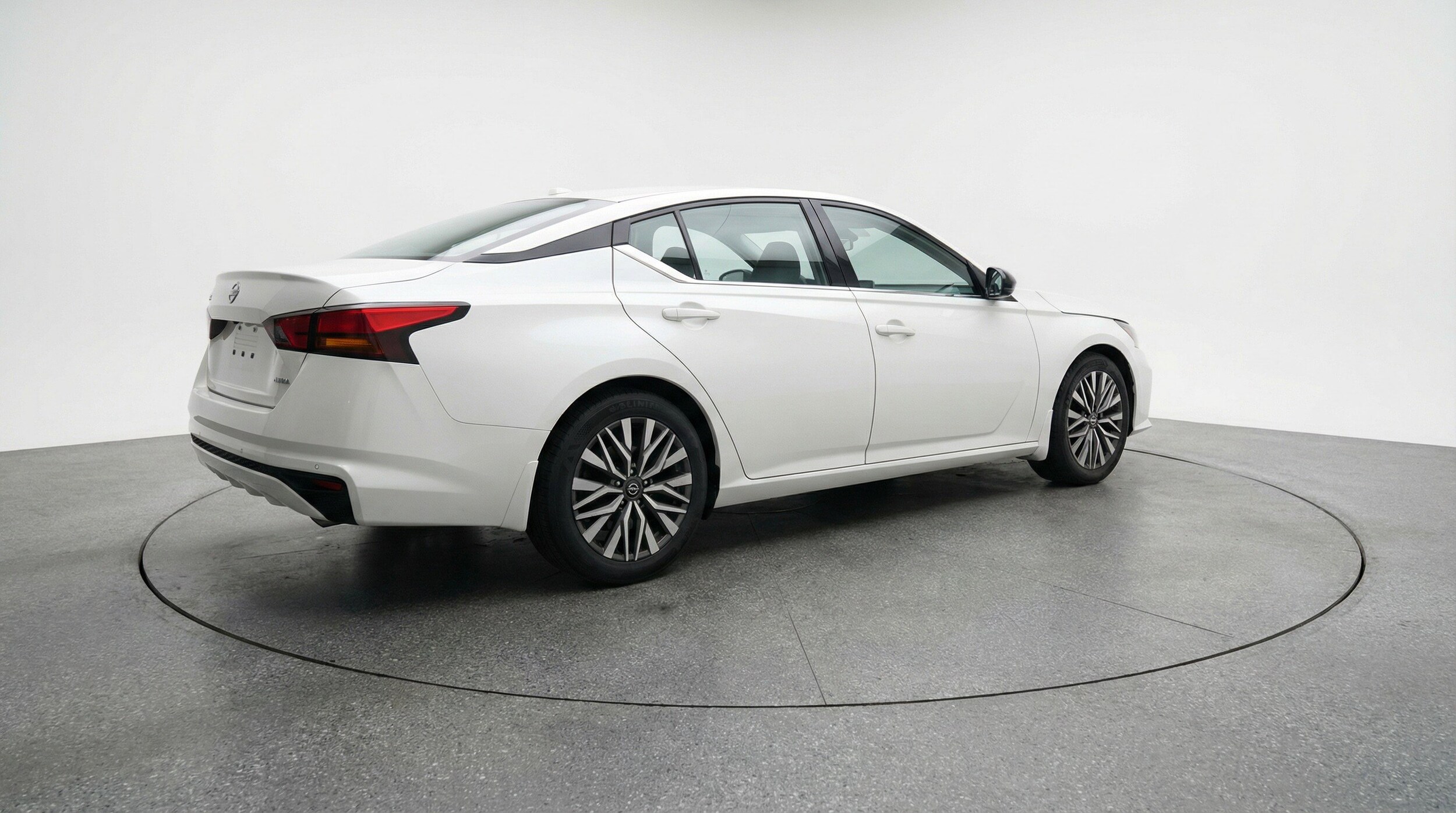 Thumbnail: 2025 Nissan Altima - 9