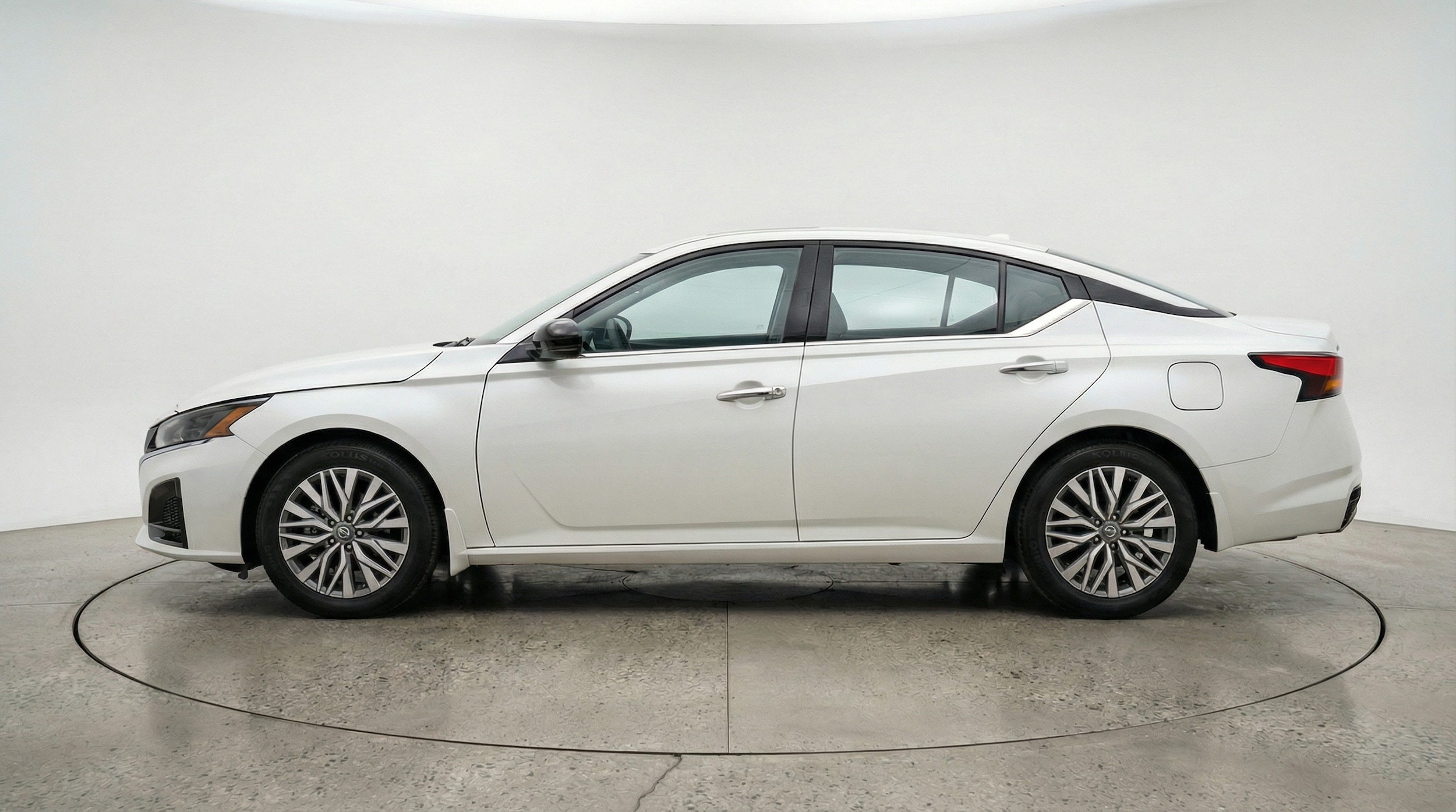 Thumbnail: 2025 Nissan Altima - 4