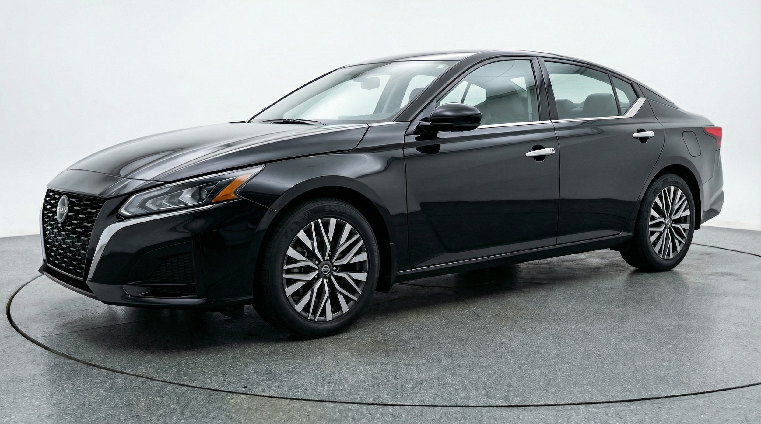 Thumbnail: 2025 Nissan Altima - 3