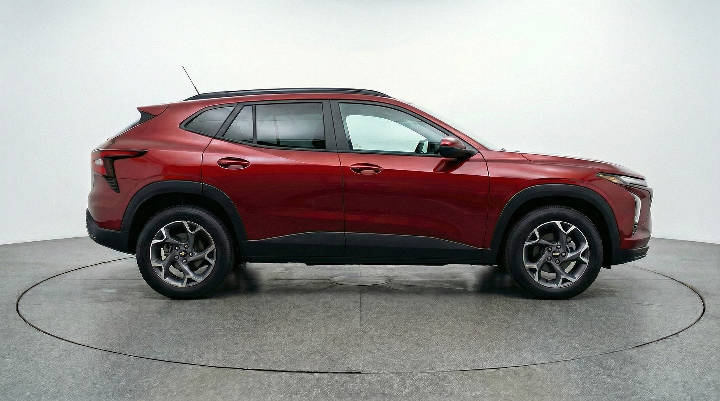 Thumbnail: 2025 Chevrolet Trax - 8