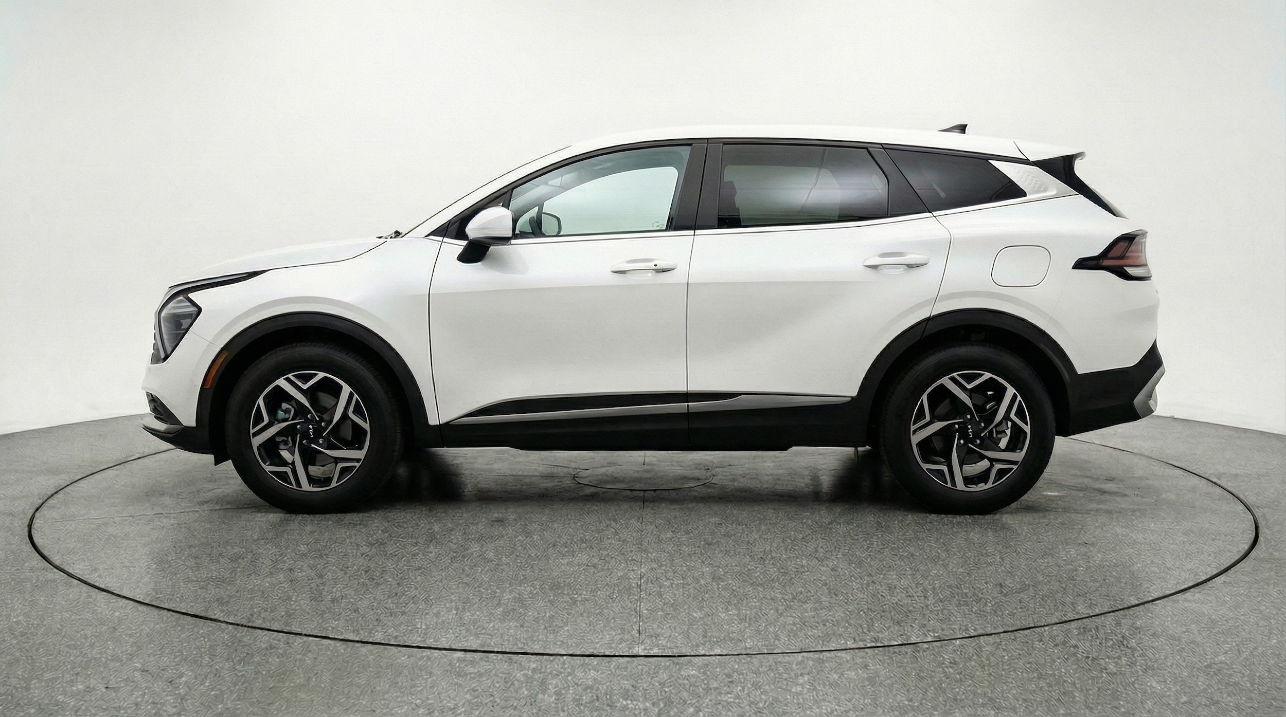 Thumbnail: 2025 Kia Sportage - 4