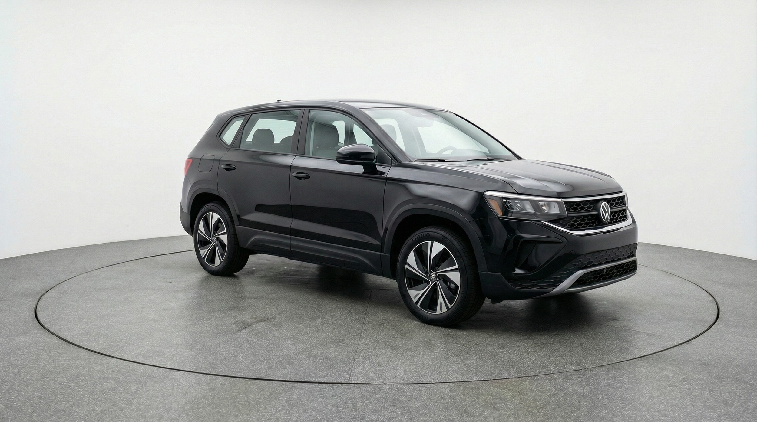 Thumbnail: 2025 Volkswagen Taos - 1