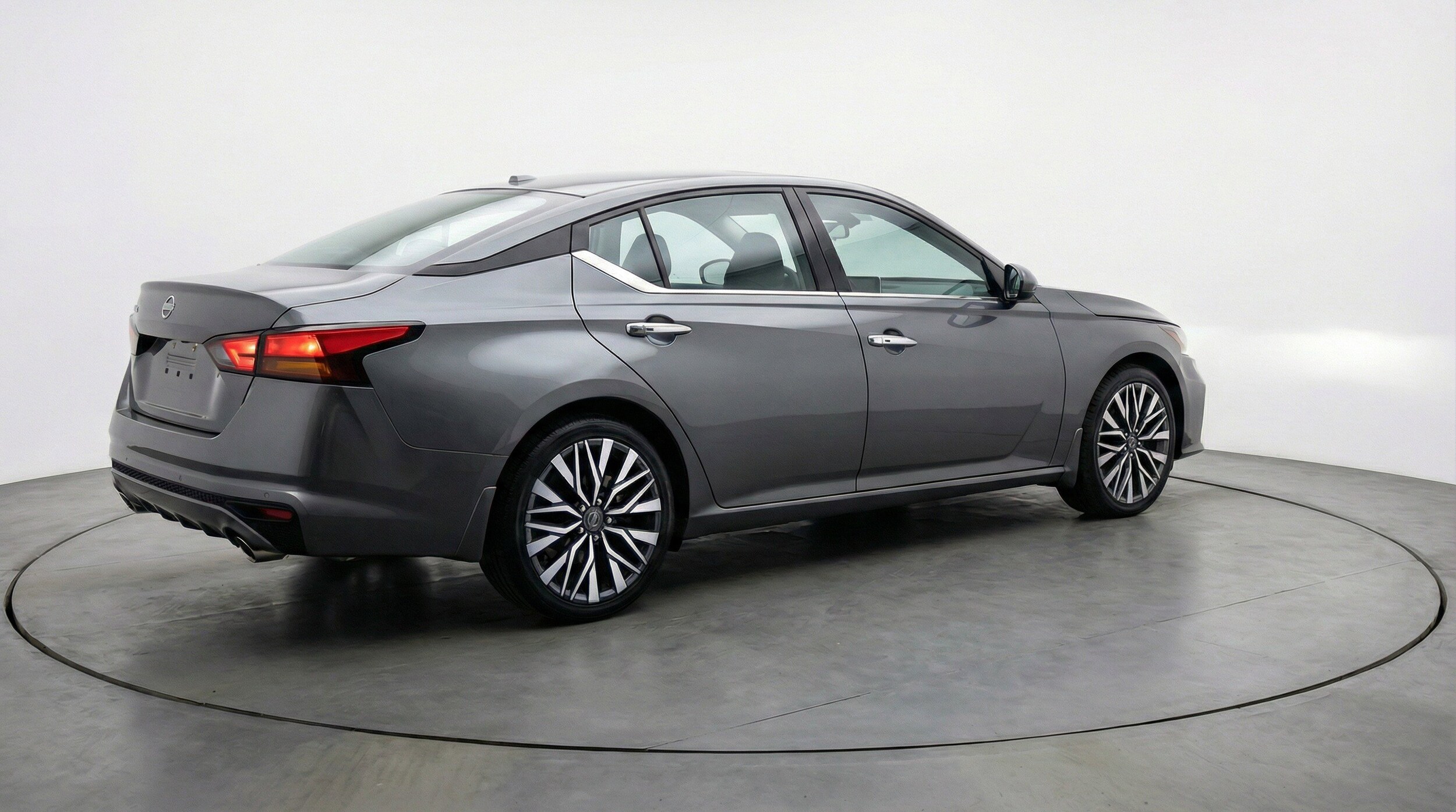 Thumbnail: 2025 Nissan Altima - 9