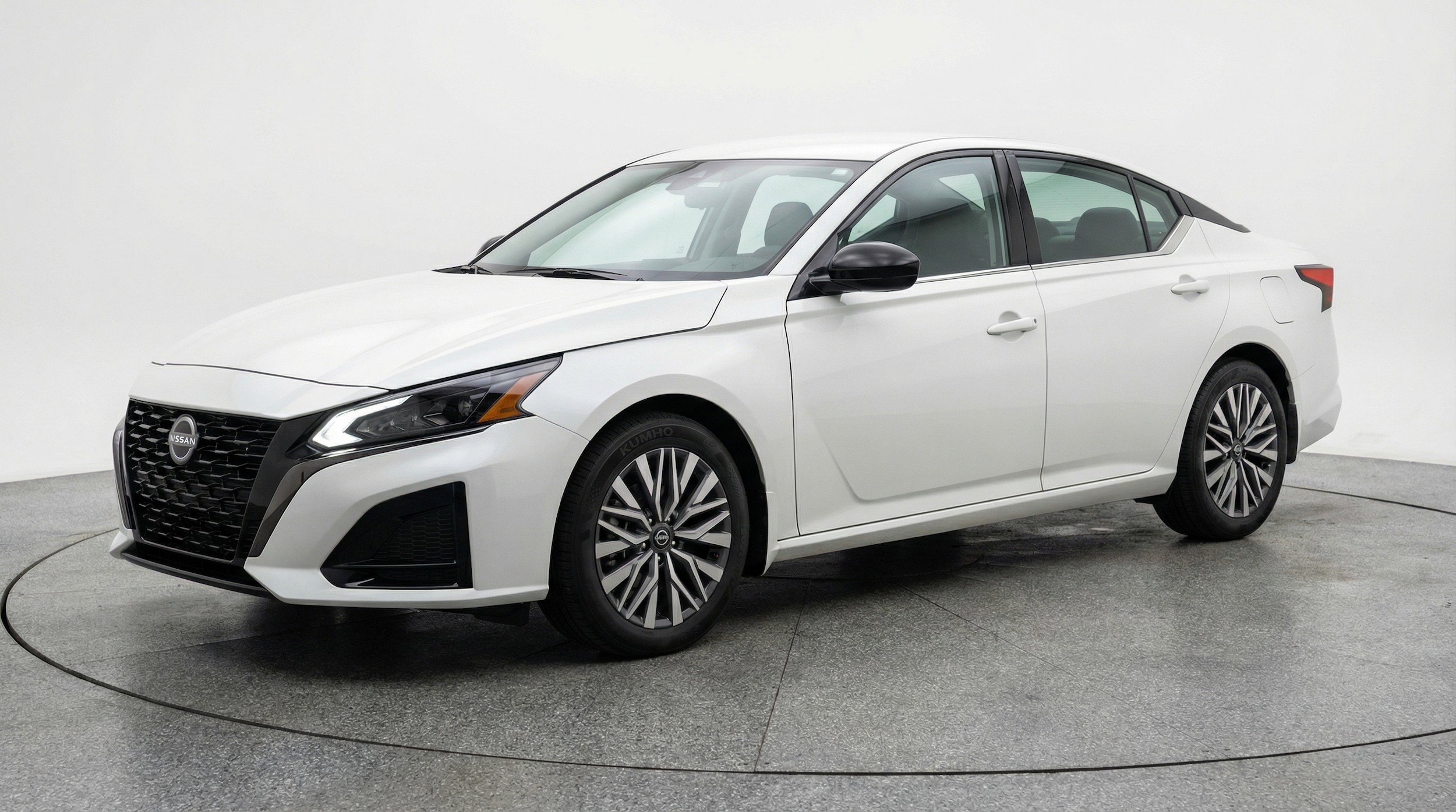 Thumbnail: 2025 Nissan Altima - 3