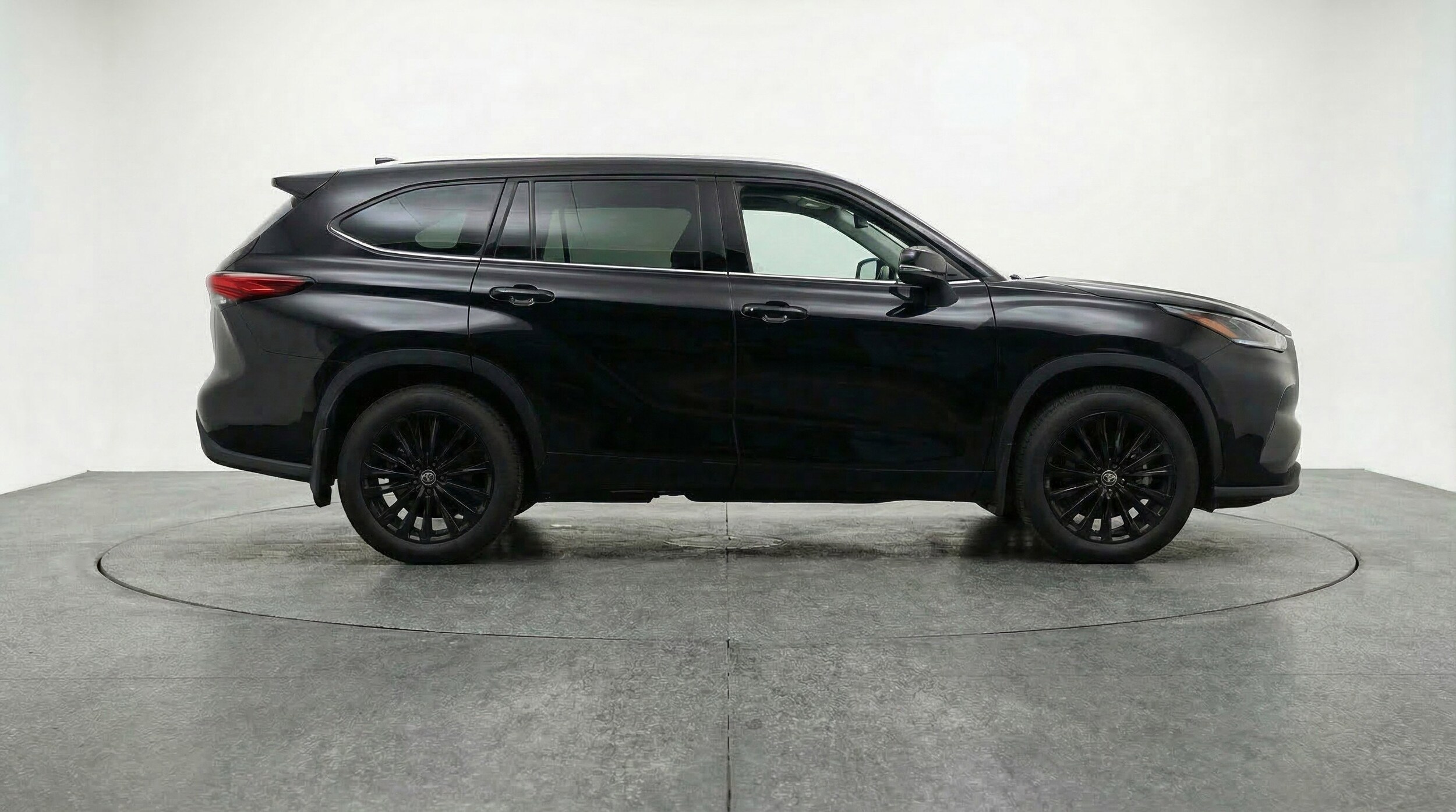 Thumbnail: 2025 Toyota Highlander - 11