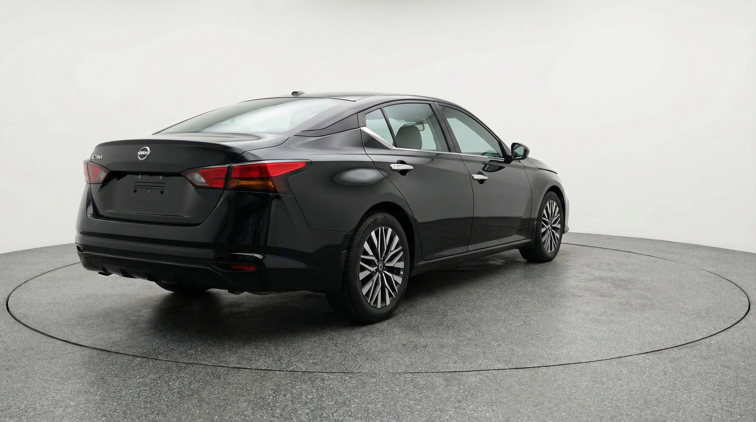 Thumbnail: 2025 Nissan Altima - 9