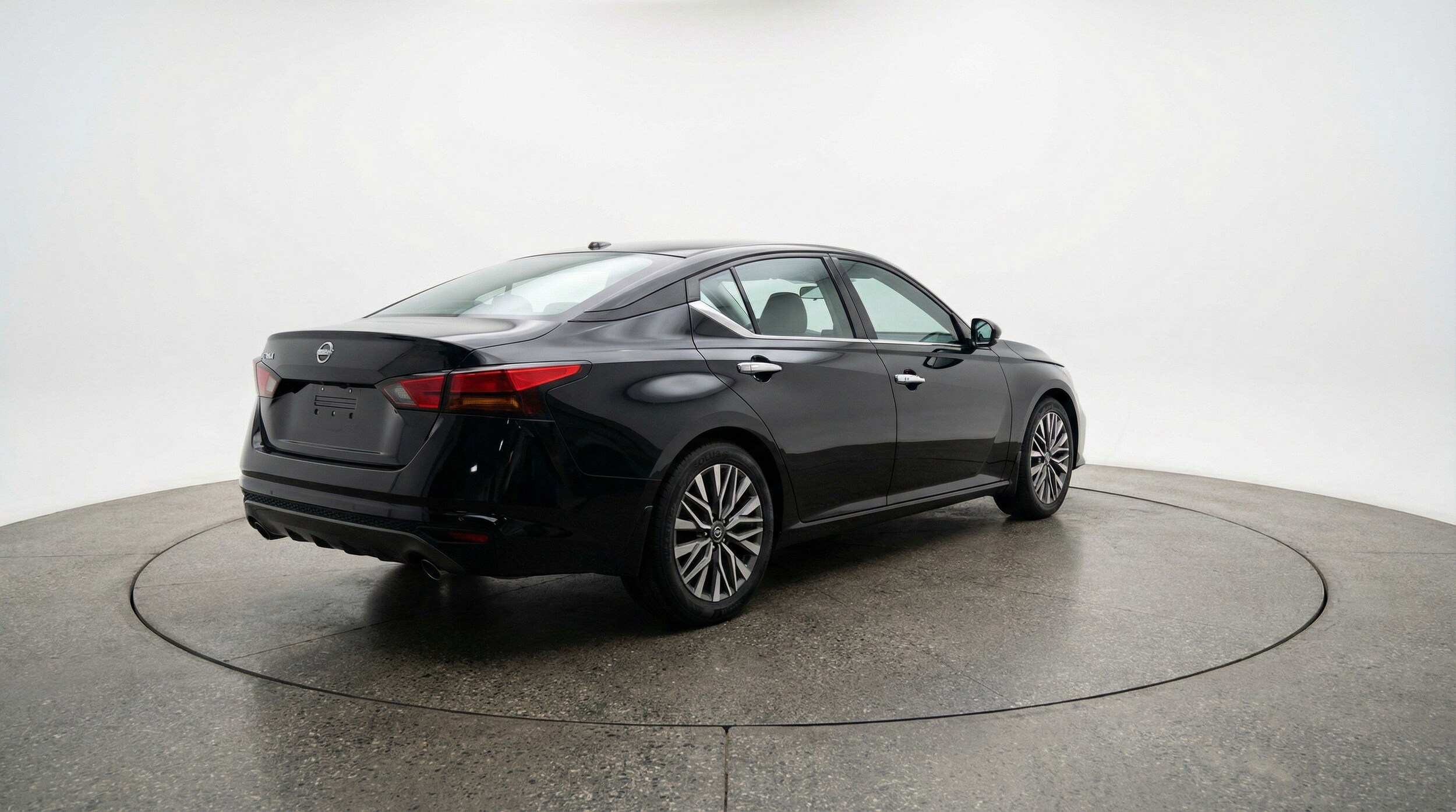 Thumbnail: 2025 Nissan Altima - 9