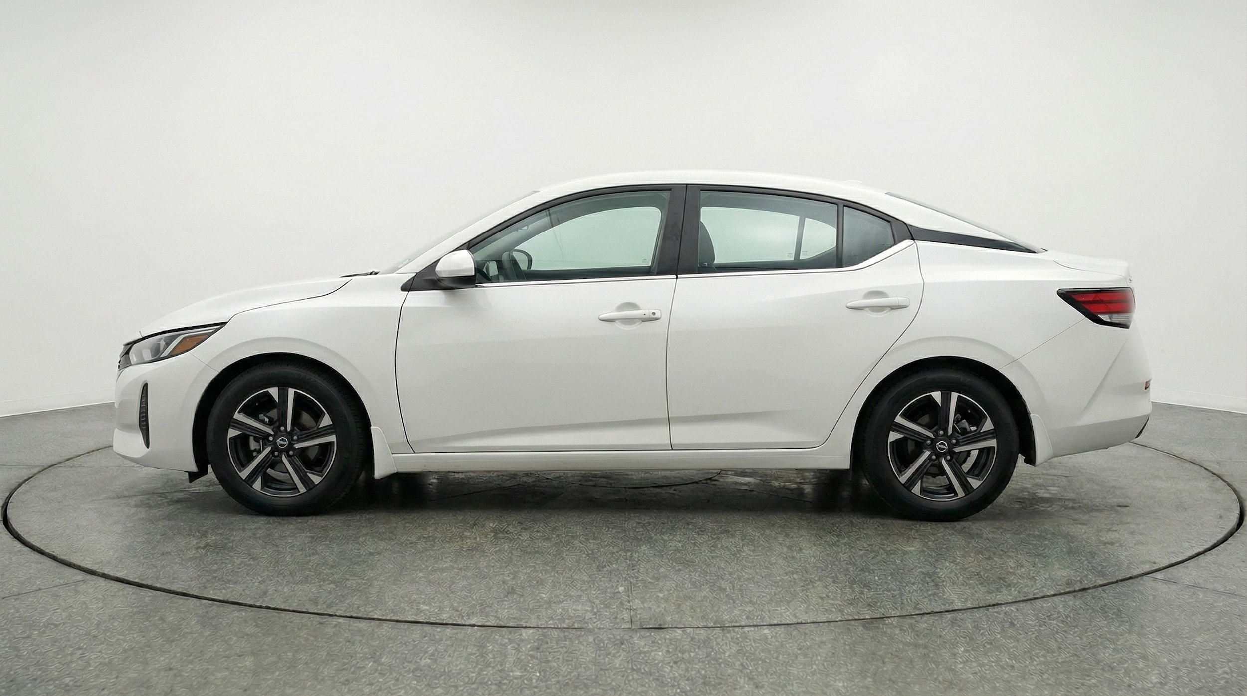 Thumbnail: 2025 Nissan Sentra - 4